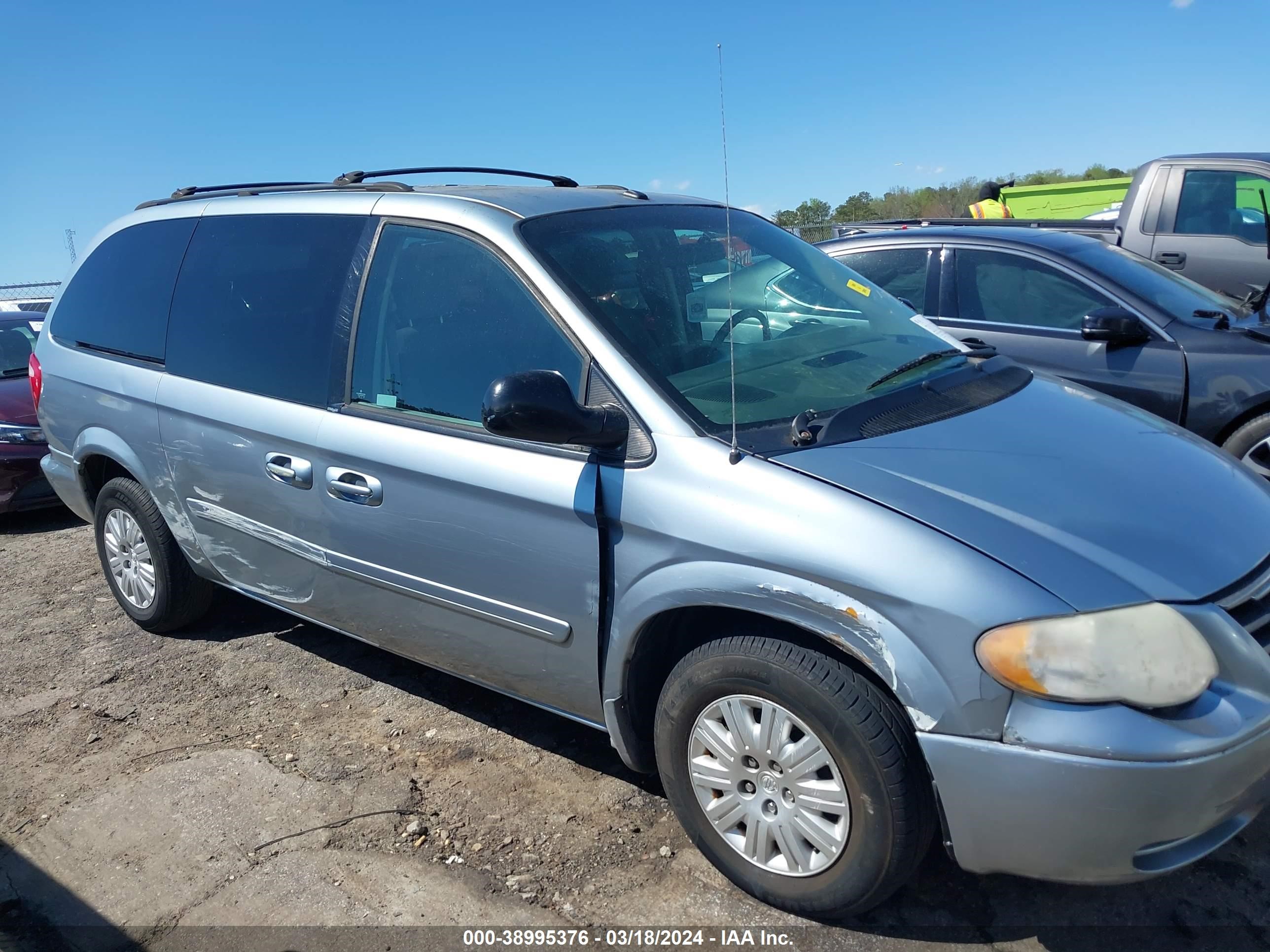 Photo 12 VIN: 2A4GP44R56R880440 - CHRYSLER TOWN & COUNTRY 