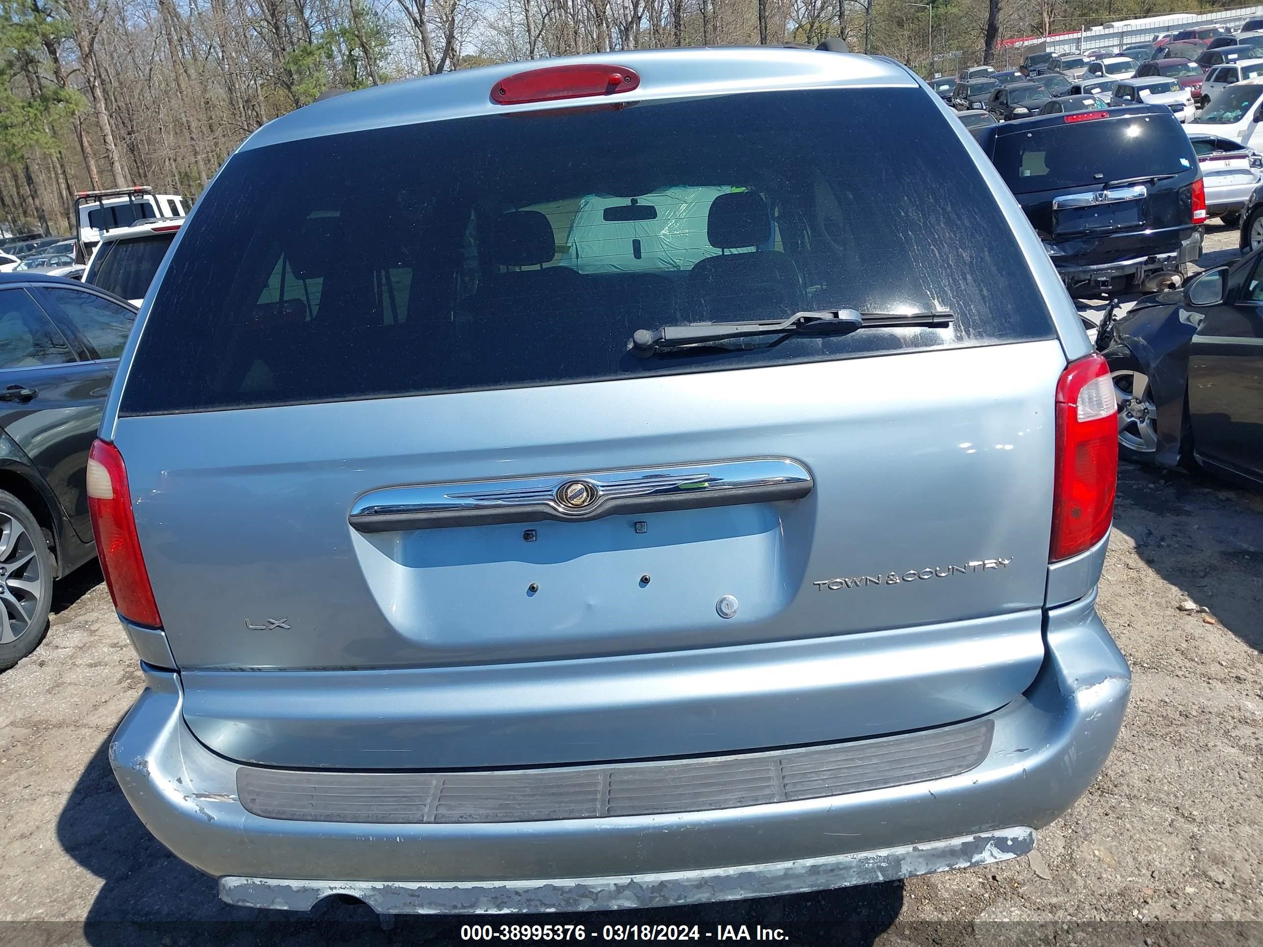 Photo 15 VIN: 2A4GP44R56R880440 - CHRYSLER TOWN & COUNTRY 