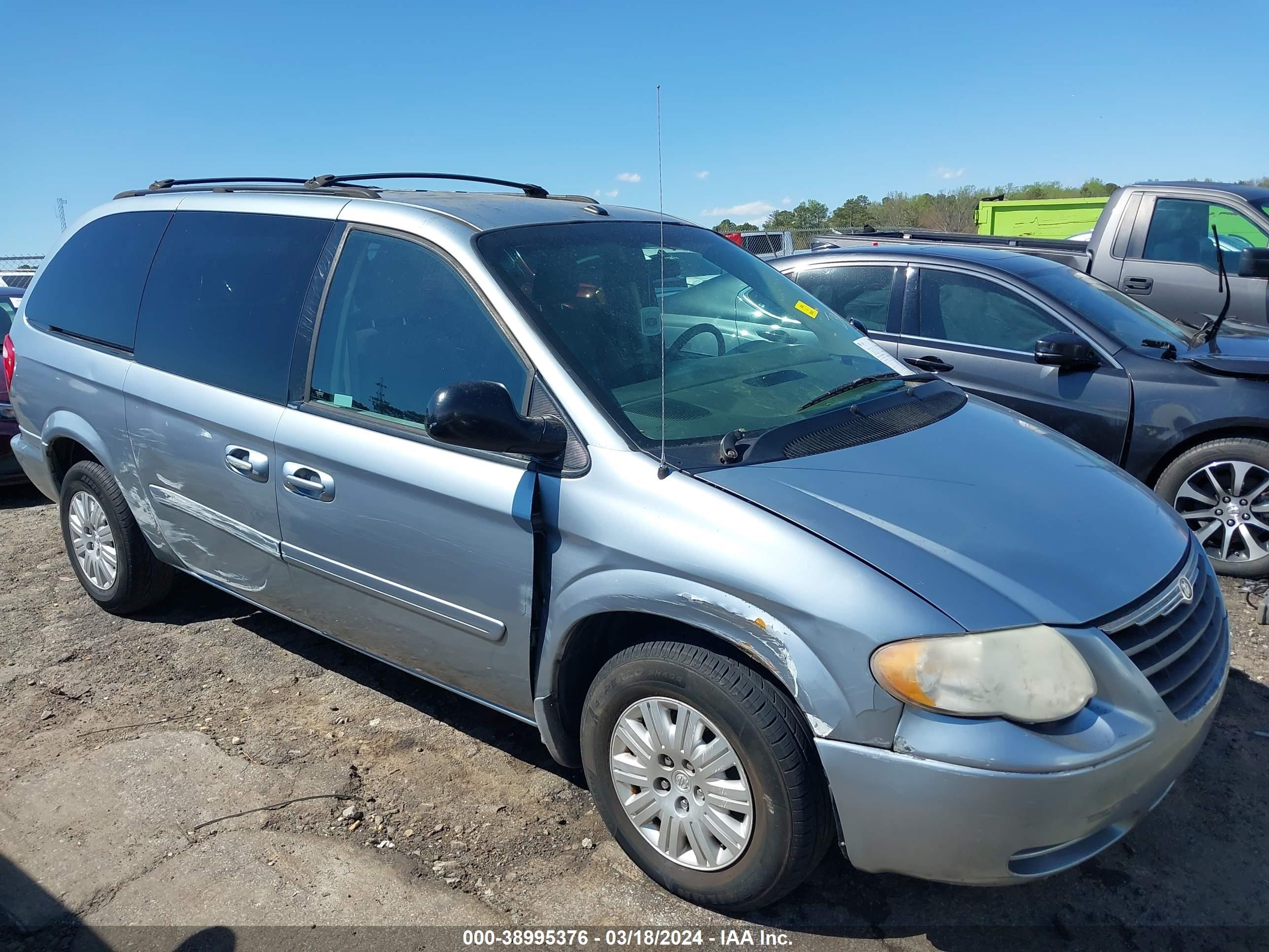 Photo 5 VIN: 2A4GP44R56R880440 - CHRYSLER TOWN & COUNTRY 