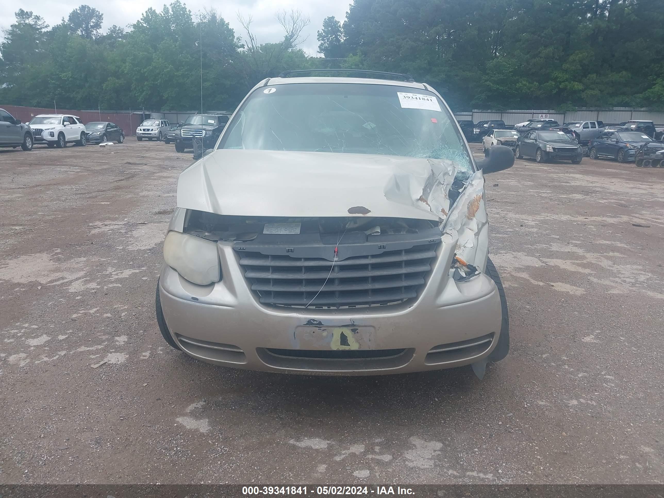 Photo 11 VIN: 2A4GP44R57R221095 - CHRYSLER TOWN & COUNTRY 