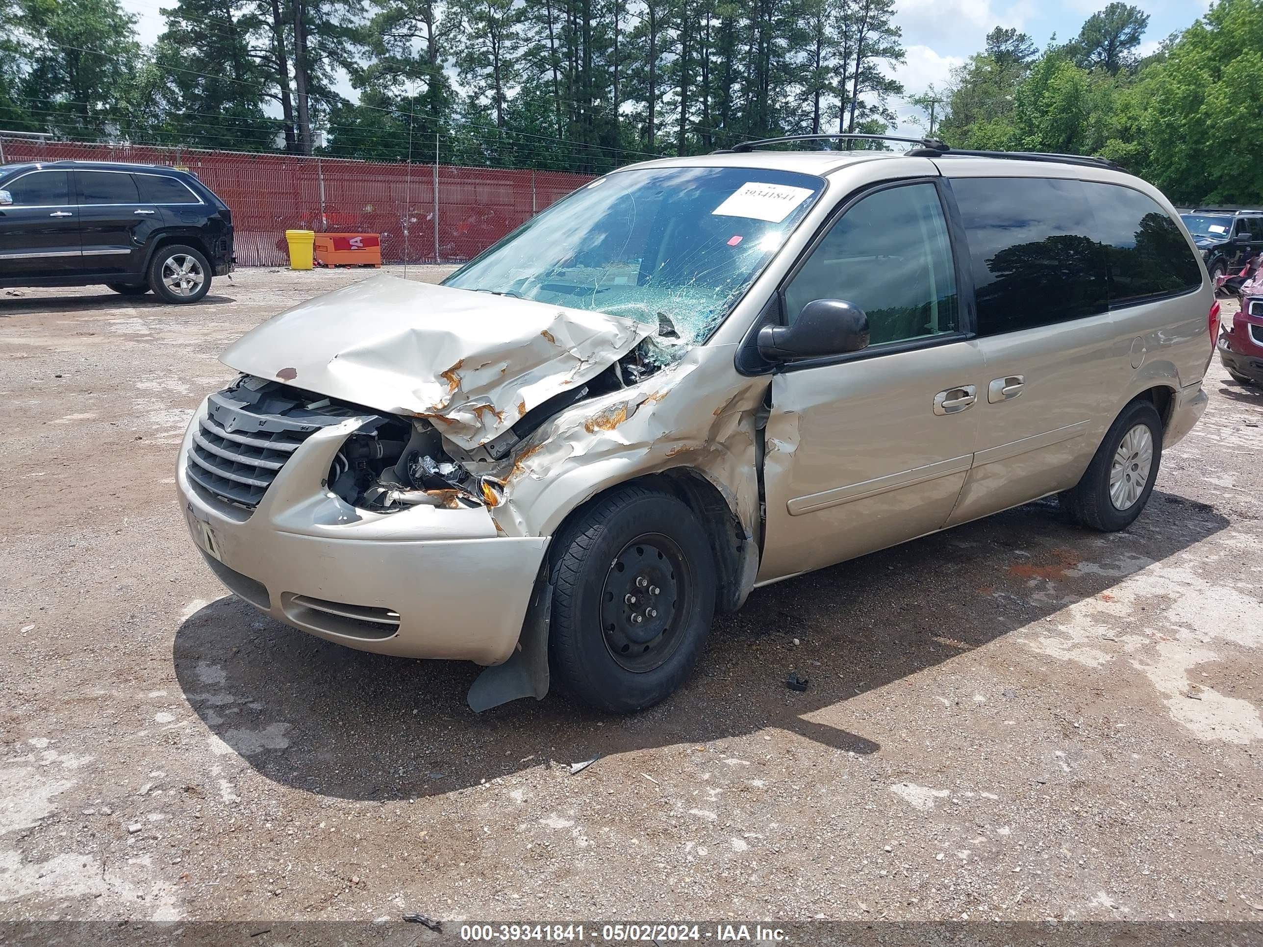 Photo 5 VIN: 2A4GP44R57R221095 - CHRYSLER TOWN & COUNTRY 