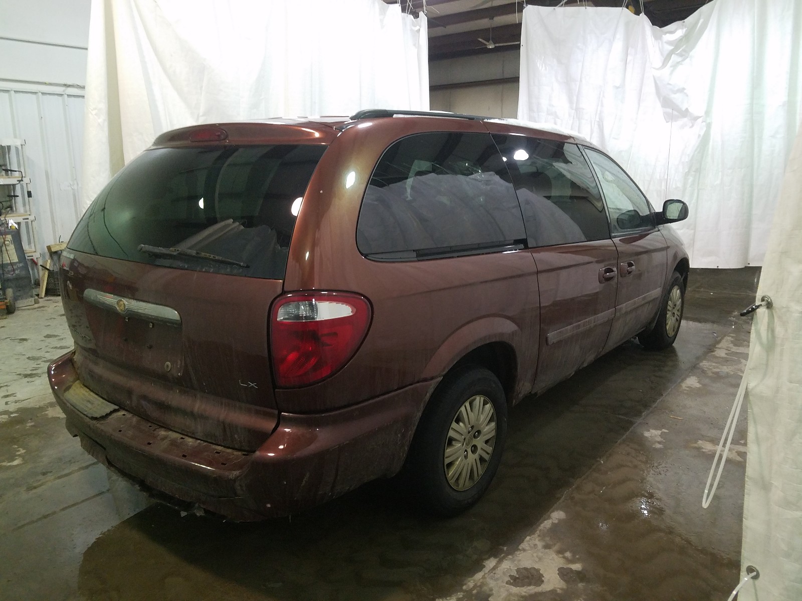 Photo 3 VIN: 2A4GP44R57R341026 - CHRYSLER TOWN &AMP COU 