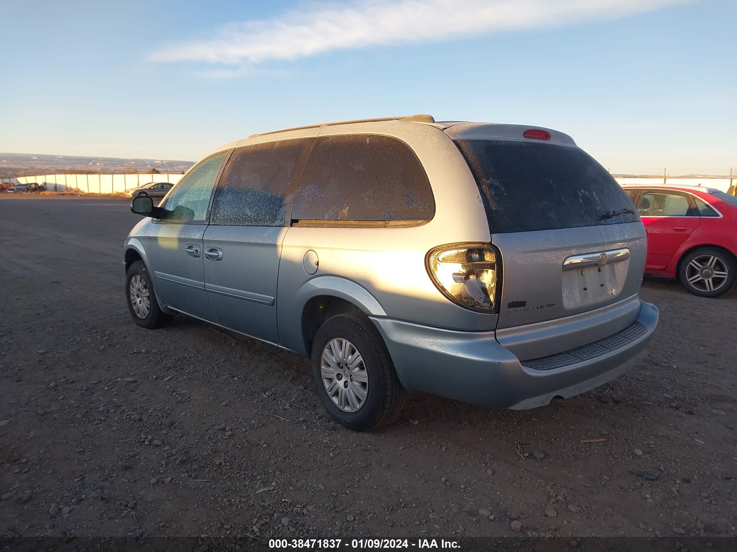 Photo 2 VIN: 2A4GP44R76R642959 - CHRYSLER TOWN & COUNTRY 