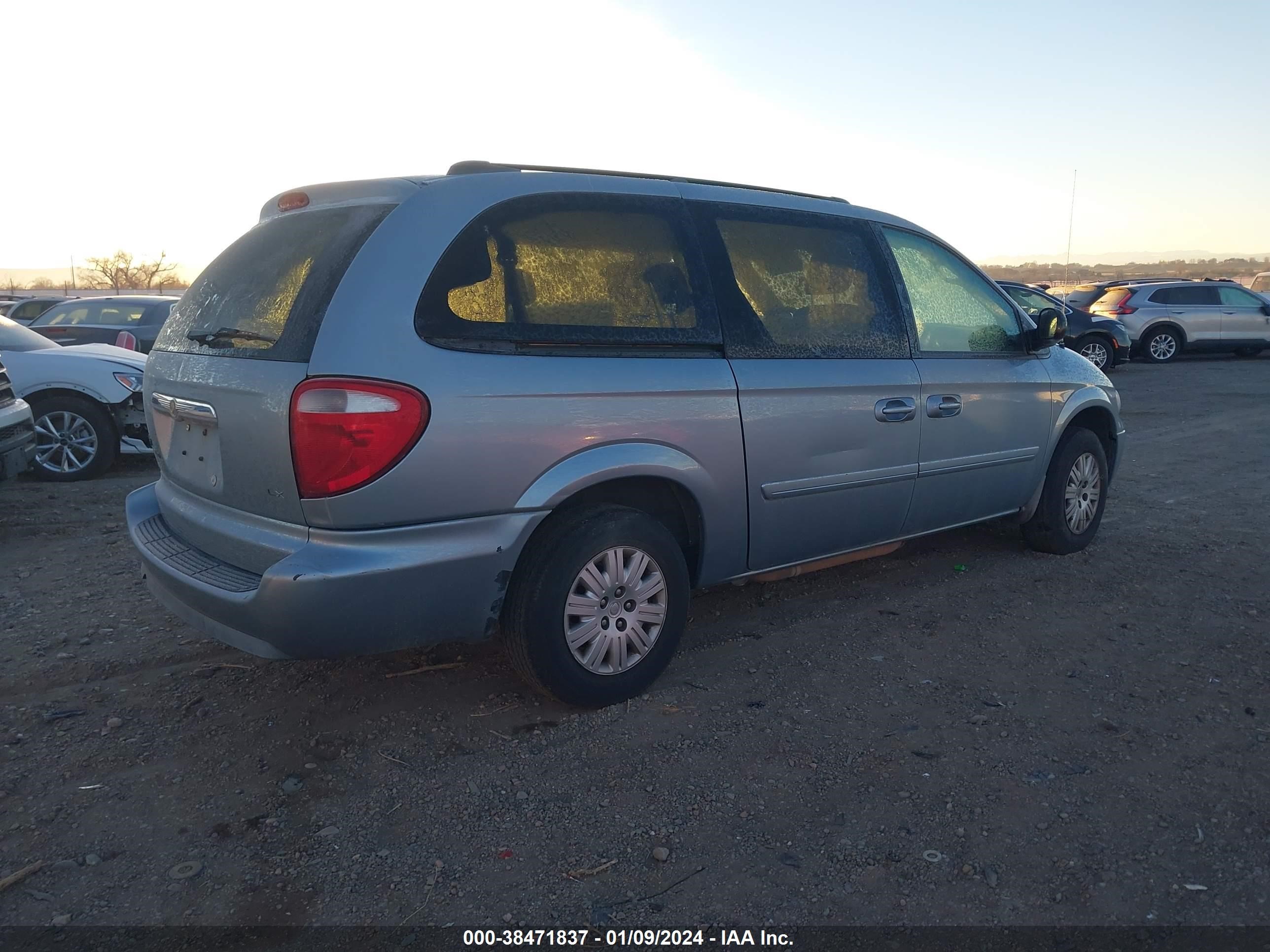 Photo 3 VIN: 2A4GP44R76R642959 - CHRYSLER TOWN & COUNTRY 