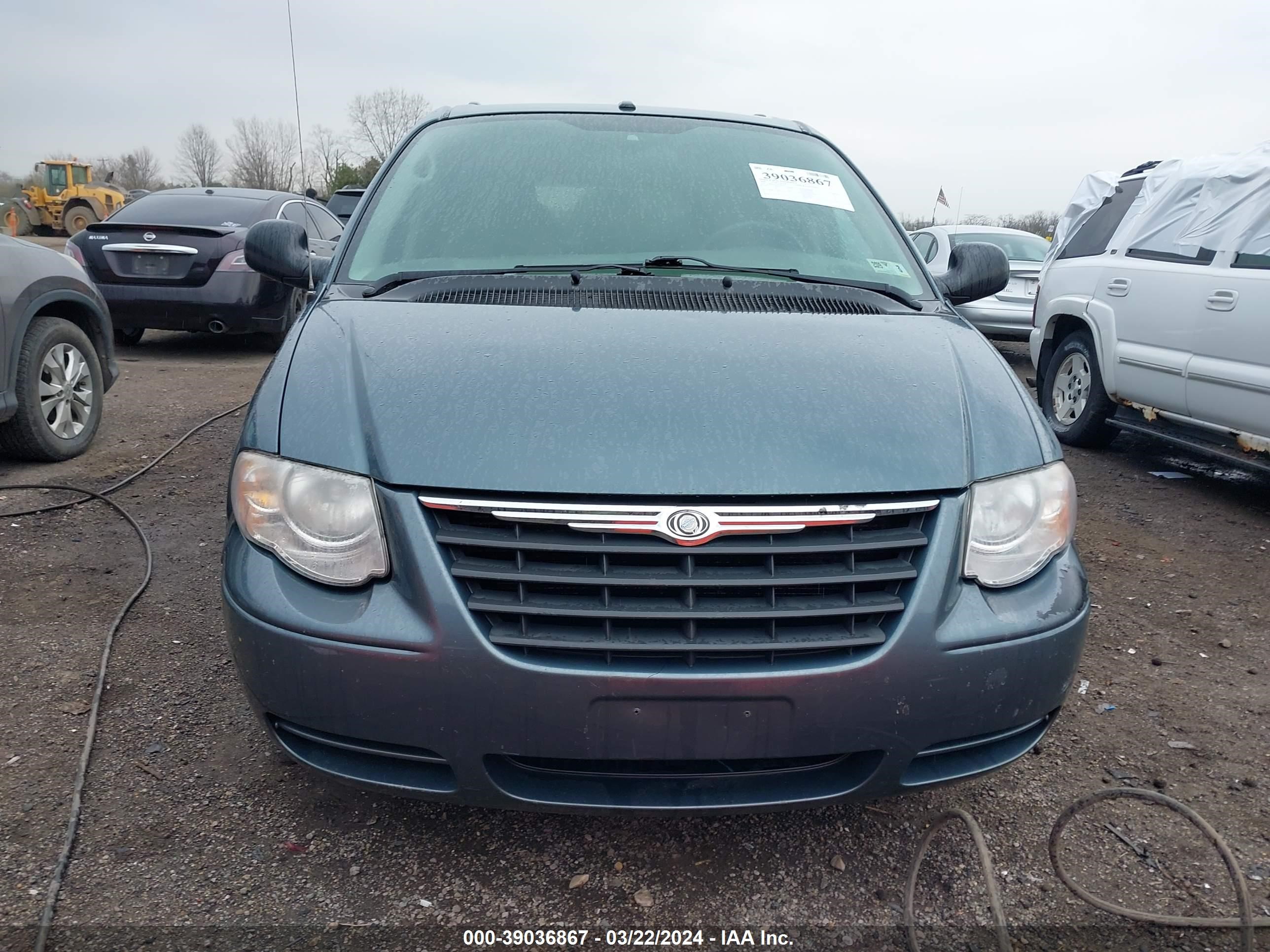 Photo 11 VIN: 2A4GP44R96R889402 - CHRYSLER TOWN & COUNTRY 