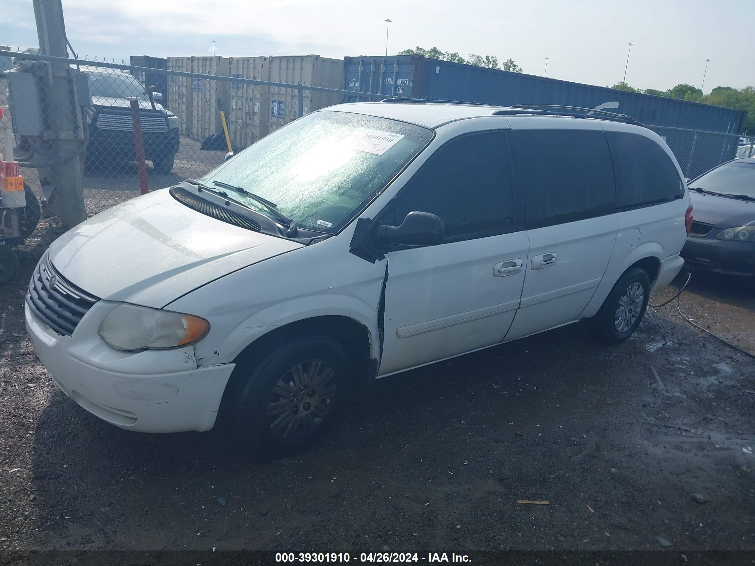 Photo 1 VIN: 2A4GP44RX7R147432 - CHRYSLER TOWN & COUNTRY 