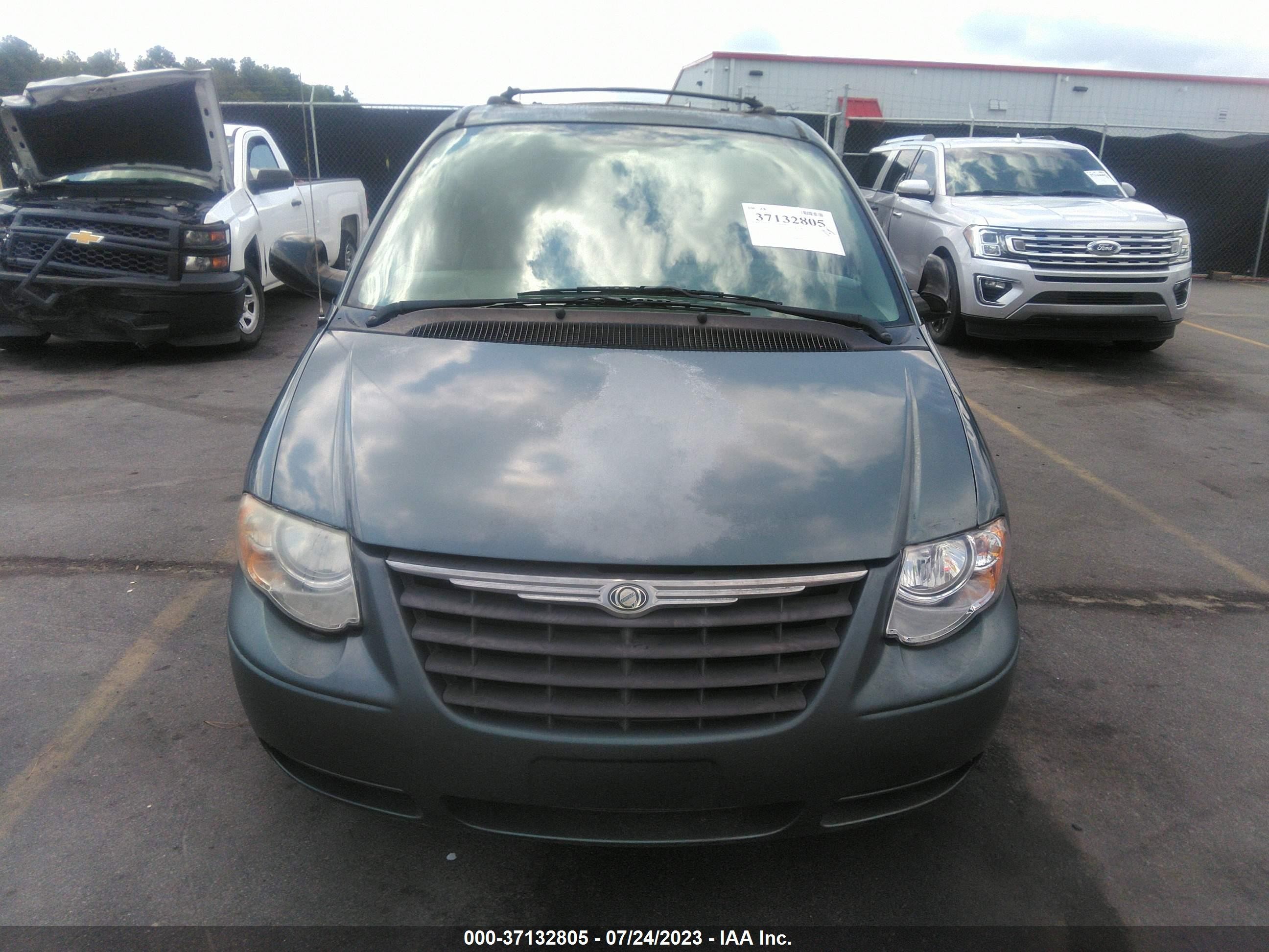 Photo 11 VIN: 2A4GP54L06R671916 - CHRYSLER TOWN & COUNTRY 