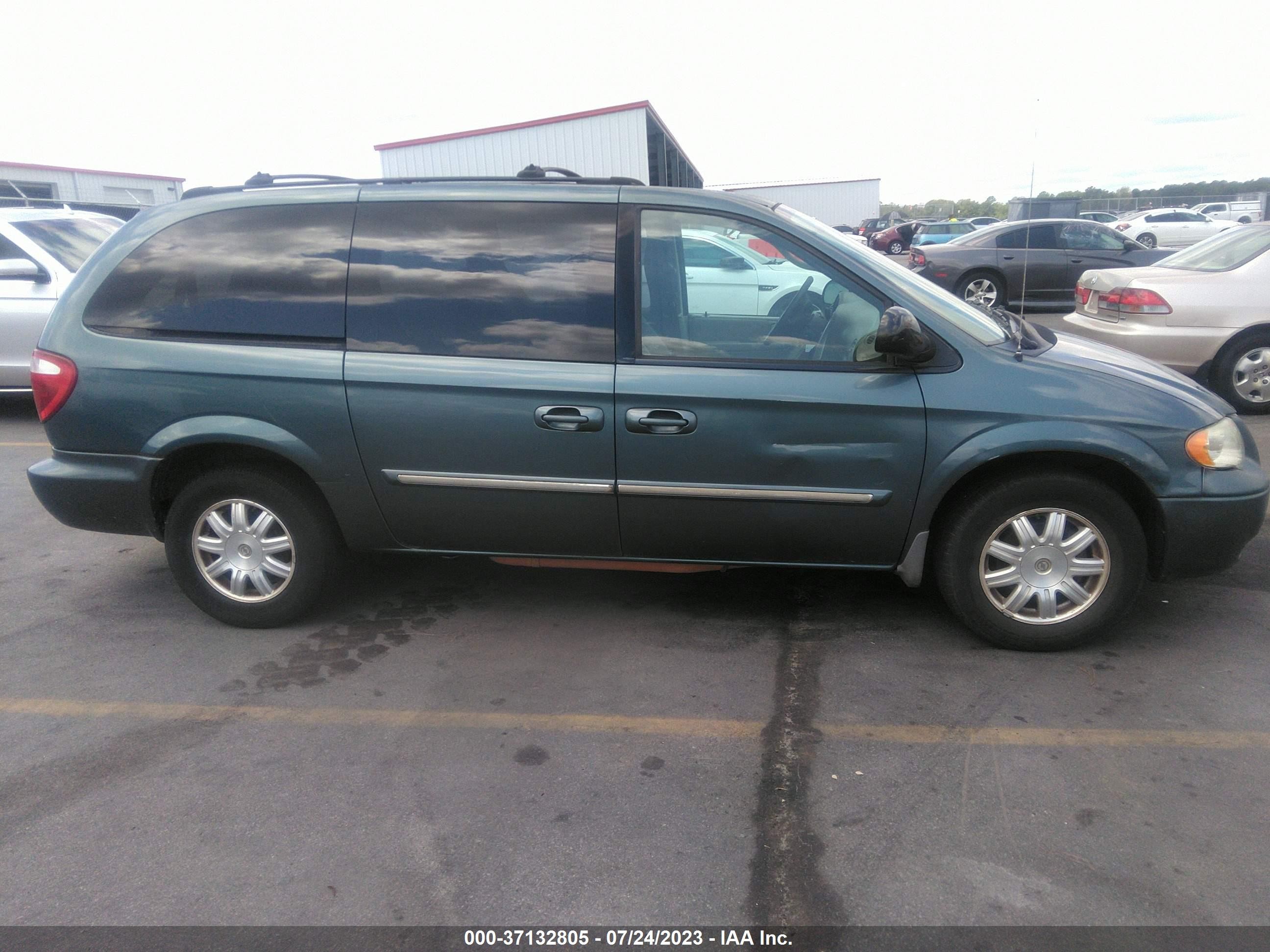 Photo 12 VIN: 2A4GP54L06R671916 - CHRYSLER TOWN & COUNTRY 