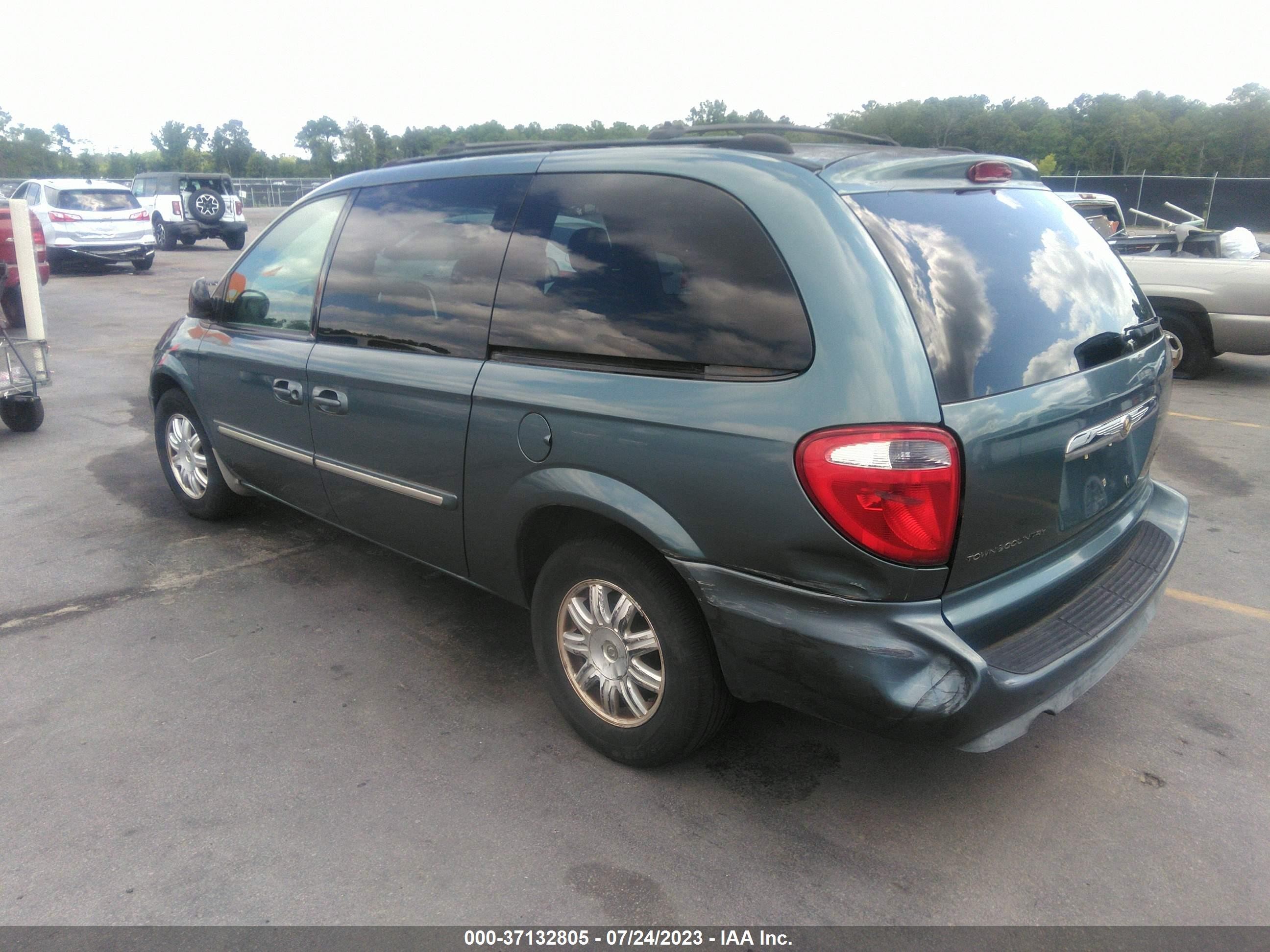 Photo 2 VIN: 2A4GP54L06R671916 - CHRYSLER TOWN & COUNTRY 