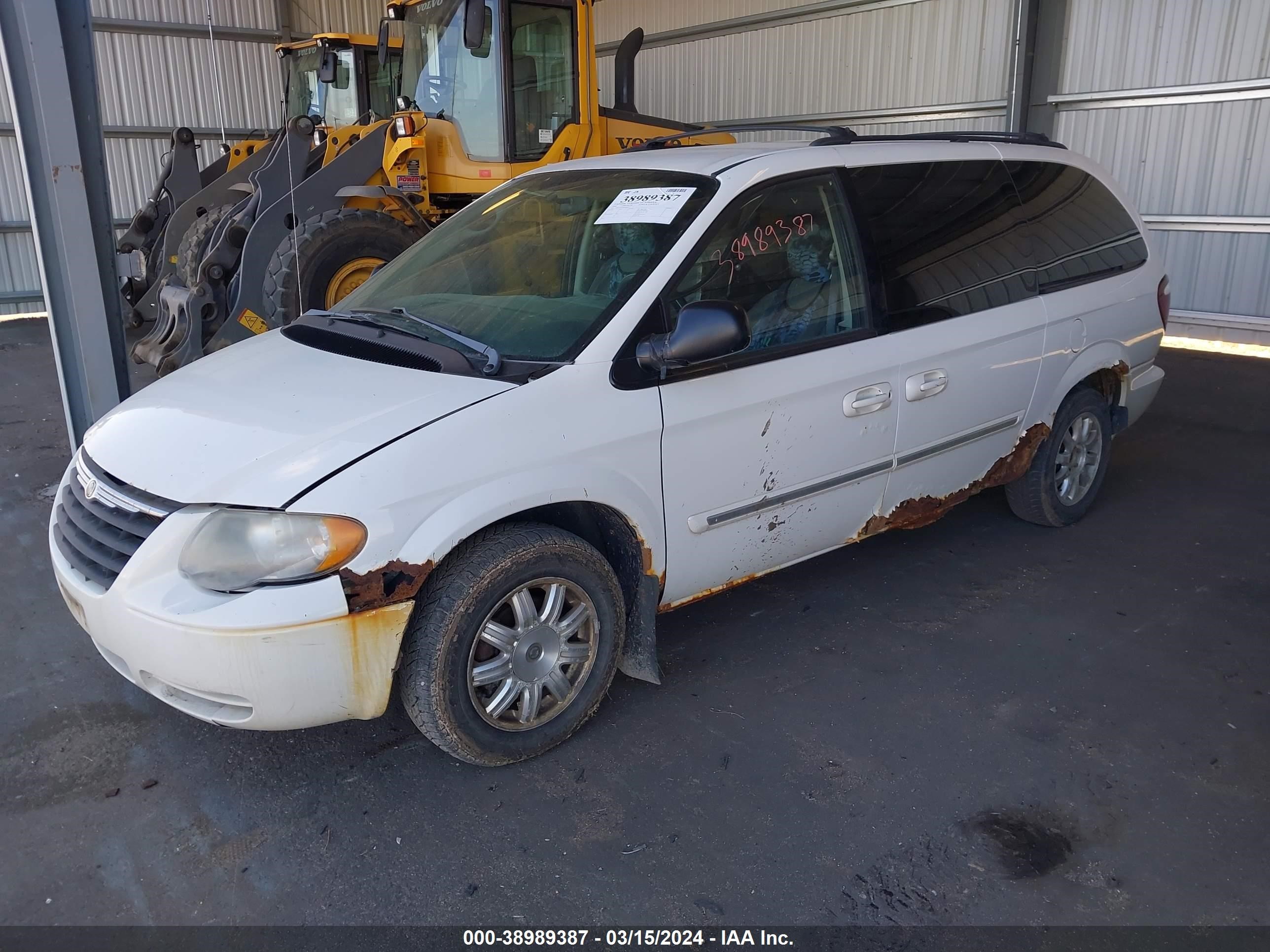 Photo 1 VIN: 2A4GP54L06R858167 - CHRYSLER TOWN & COUNTRY 