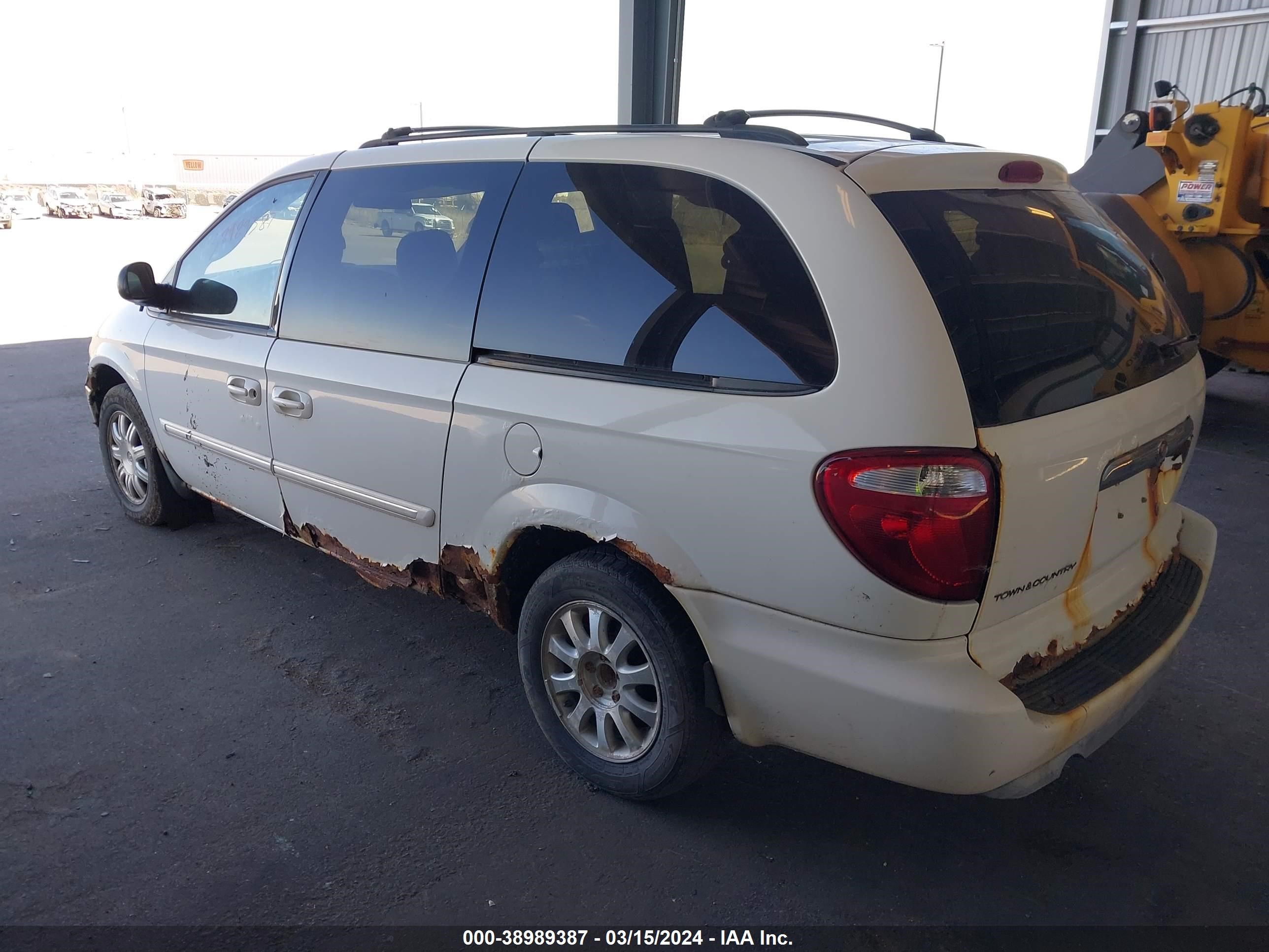 Photo 2 VIN: 2A4GP54L06R858167 - CHRYSLER TOWN & COUNTRY 