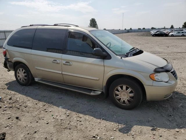 Photo 3 VIN: 2A4GP54L07R124310 - CHRYSLER TOWN & COU 