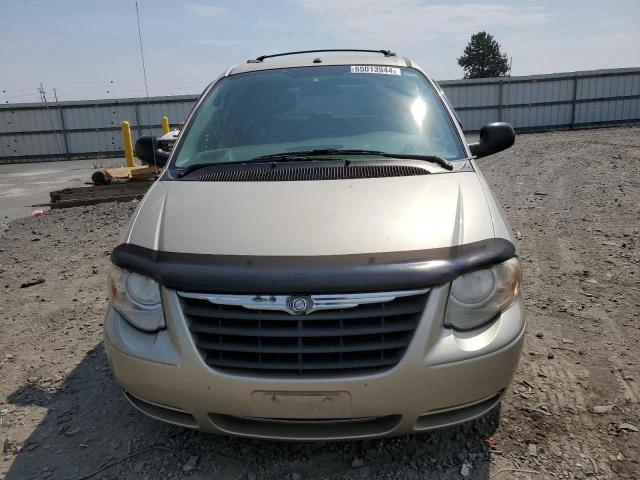 Photo 4 VIN: 2A4GP54L07R124310 - CHRYSLER TOWN & COU 