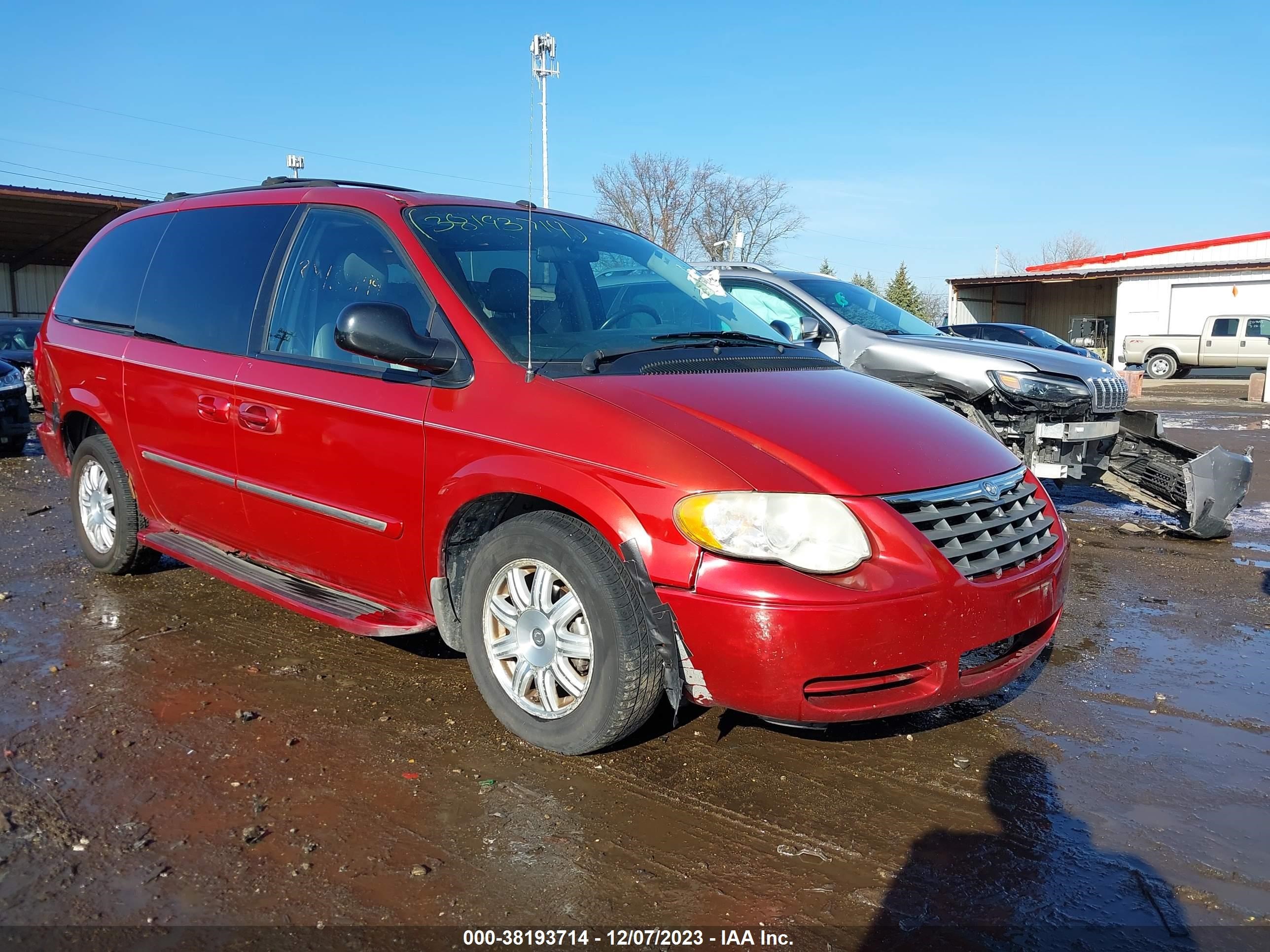 Photo 0 VIN: 2A4GP54L07R134268 - CHRYSLER TOWN & COUNTRY 