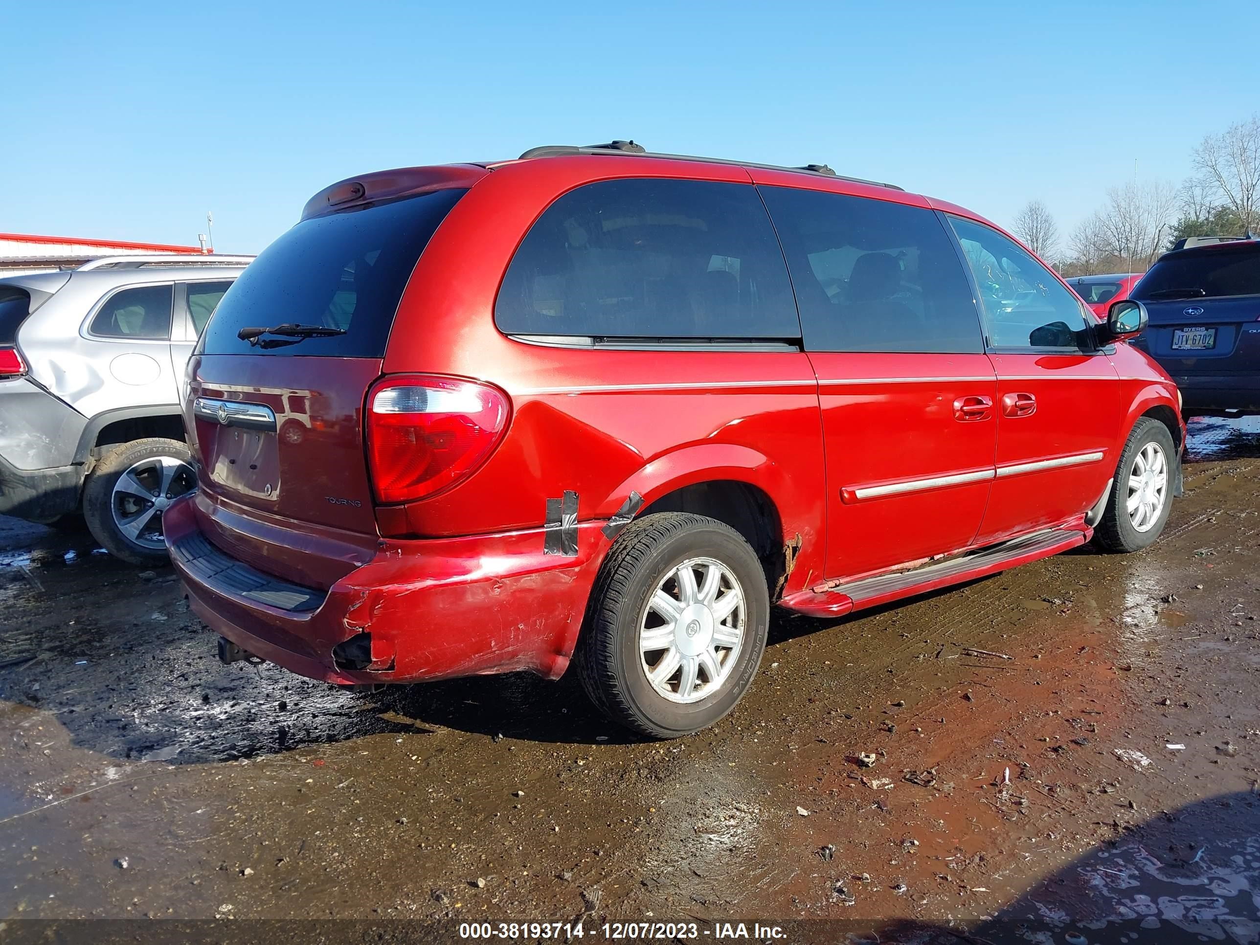 Photo 3 VIN: 2A4GP54L07R134268 - CHRYSLER TOWN & COUNTRY 