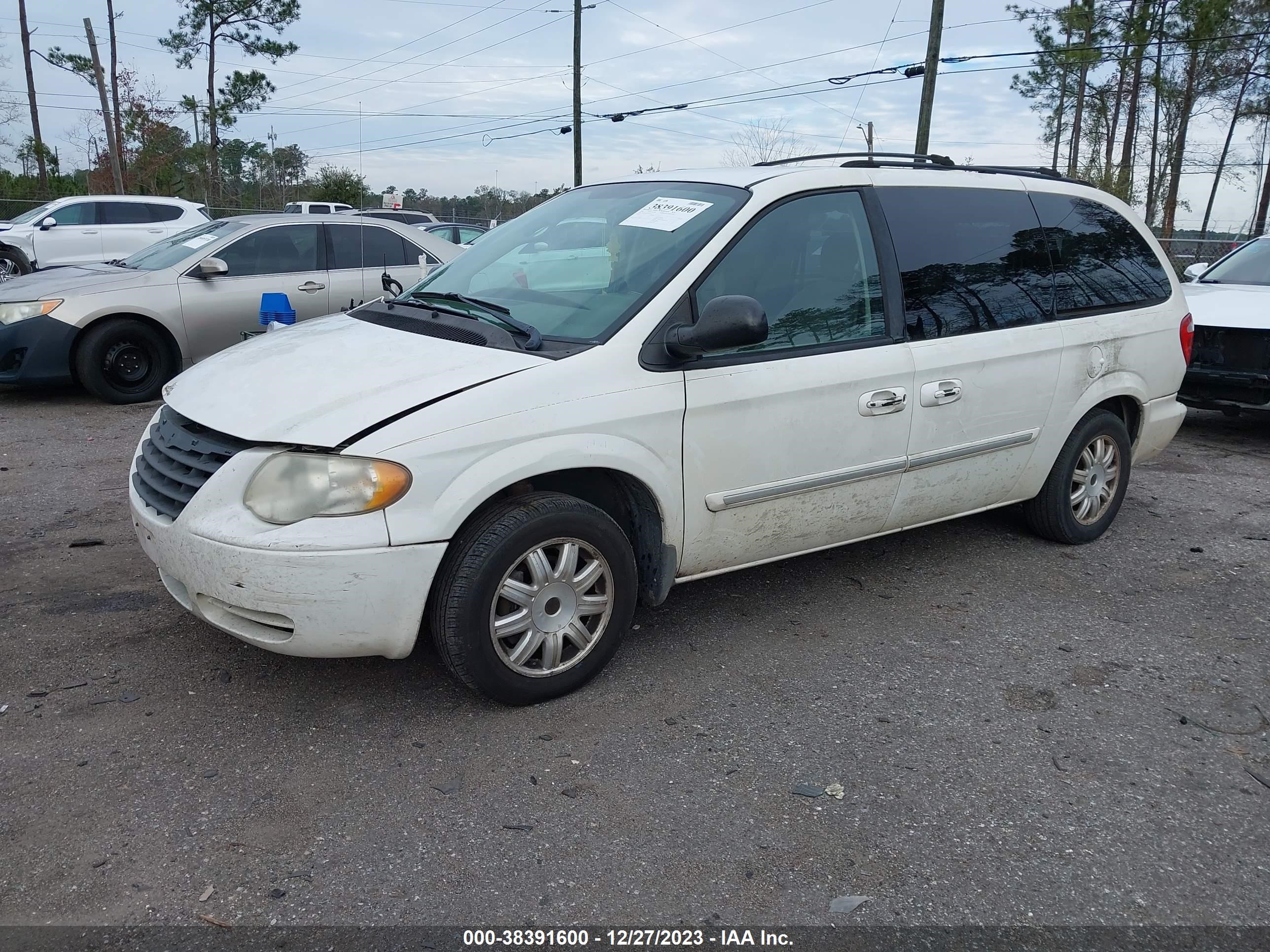 Photo 1 VIN: 2A4GP54L07R284252 - CHRYSLER TOWN & COUNTRY 