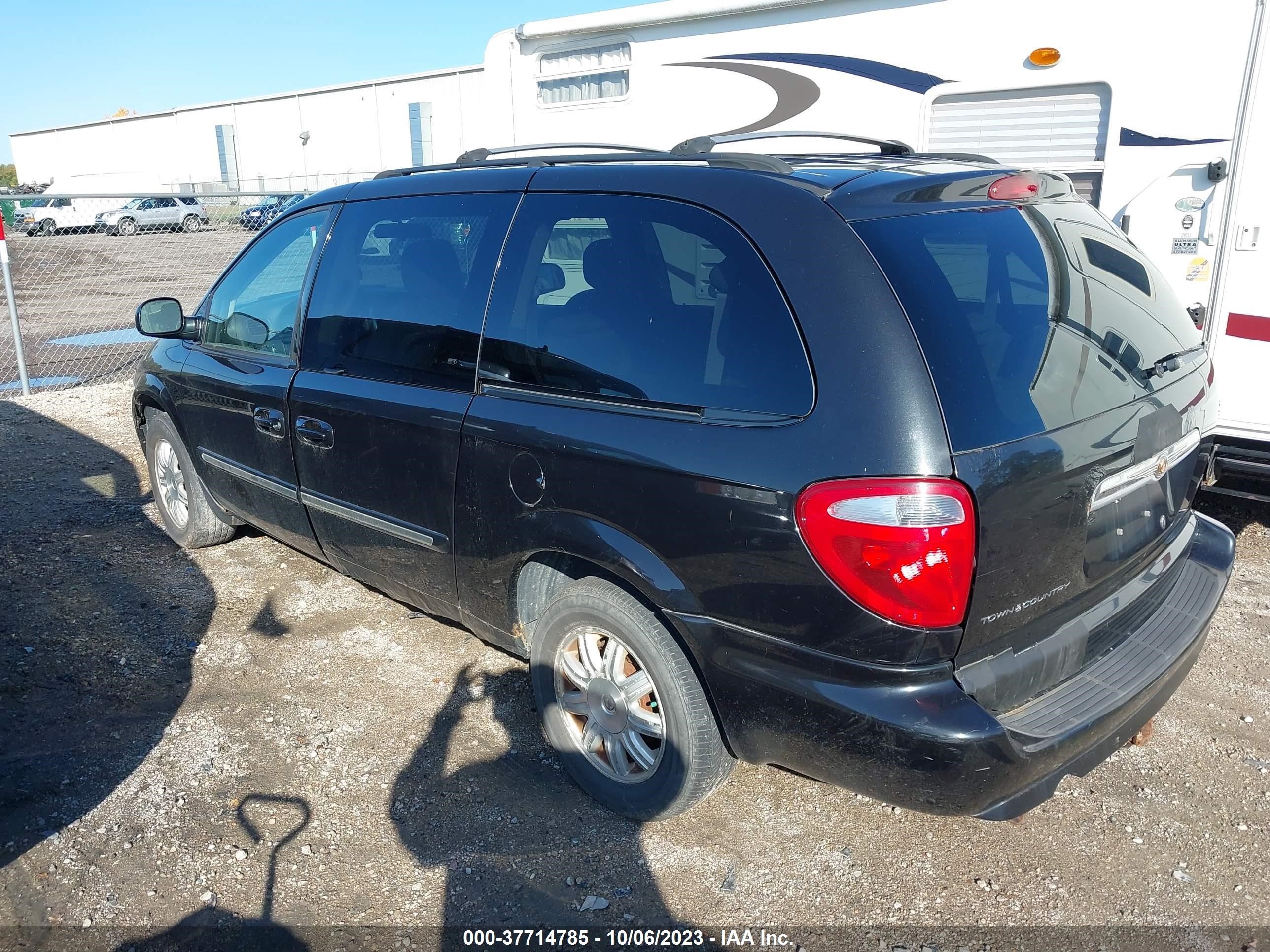 Photo 2 VIN: 2A4GP54L07R310820 - CHRYSLER TOWN & COUNTRY 