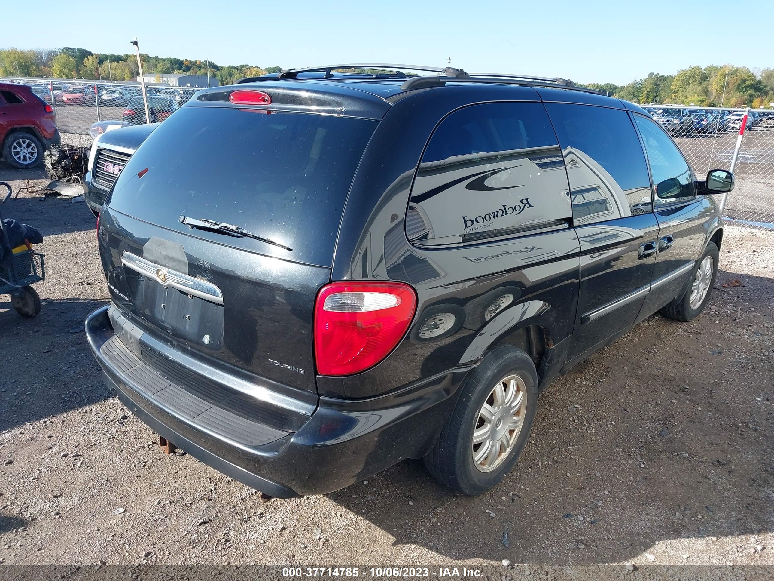 Photo 3 VIN: 2A4GP54L07R310820 - CHRYSLER TOWN & COUNTRY 