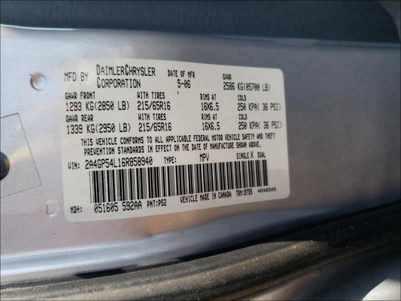 Photo 9 VIN: 2A4GP54L16R858940 - CHRYSLER TOWN &AMP COU 