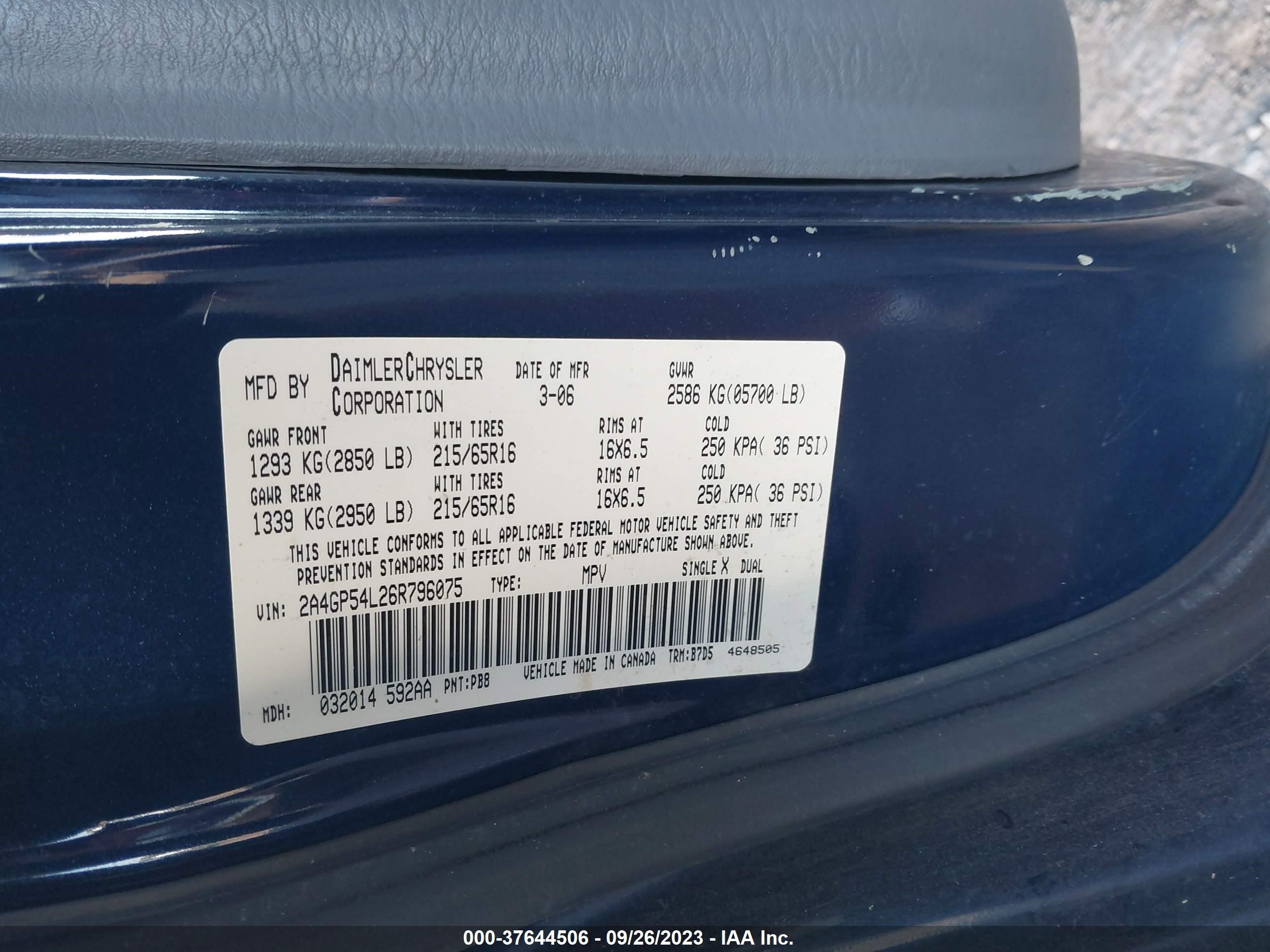 Photo 8 VIN: 2A4GP54L26R796075 - CHRYSLER TOWN & COUNTRY 