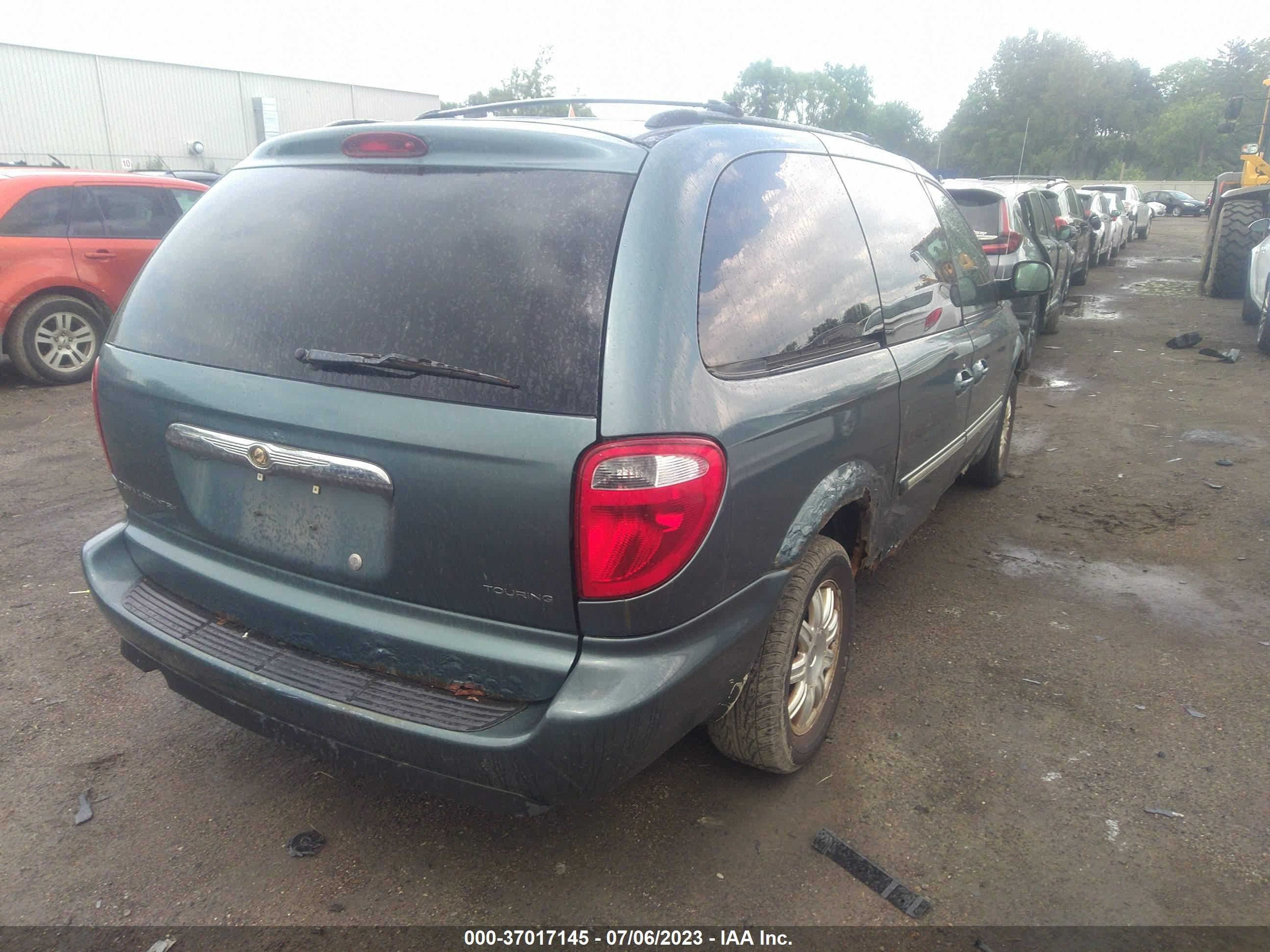 Photo 3 VIN: 2A4GP54L26R798568 - CHRYSLER TOWN & COUNTRY 