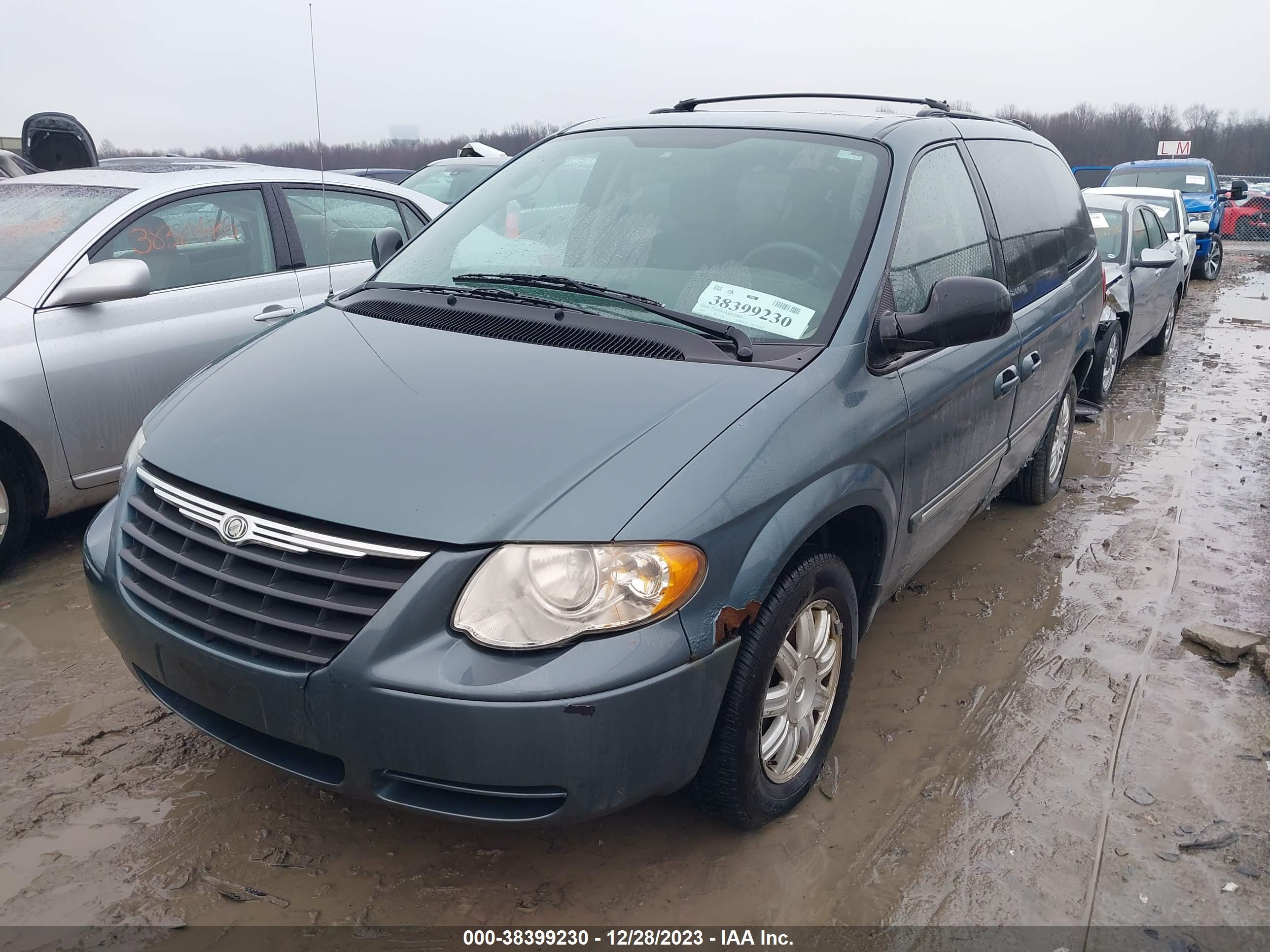 Photo 1 VIN: 2A4GP54L36R748780 - CHRYSLER TOWN & COUNTRY 