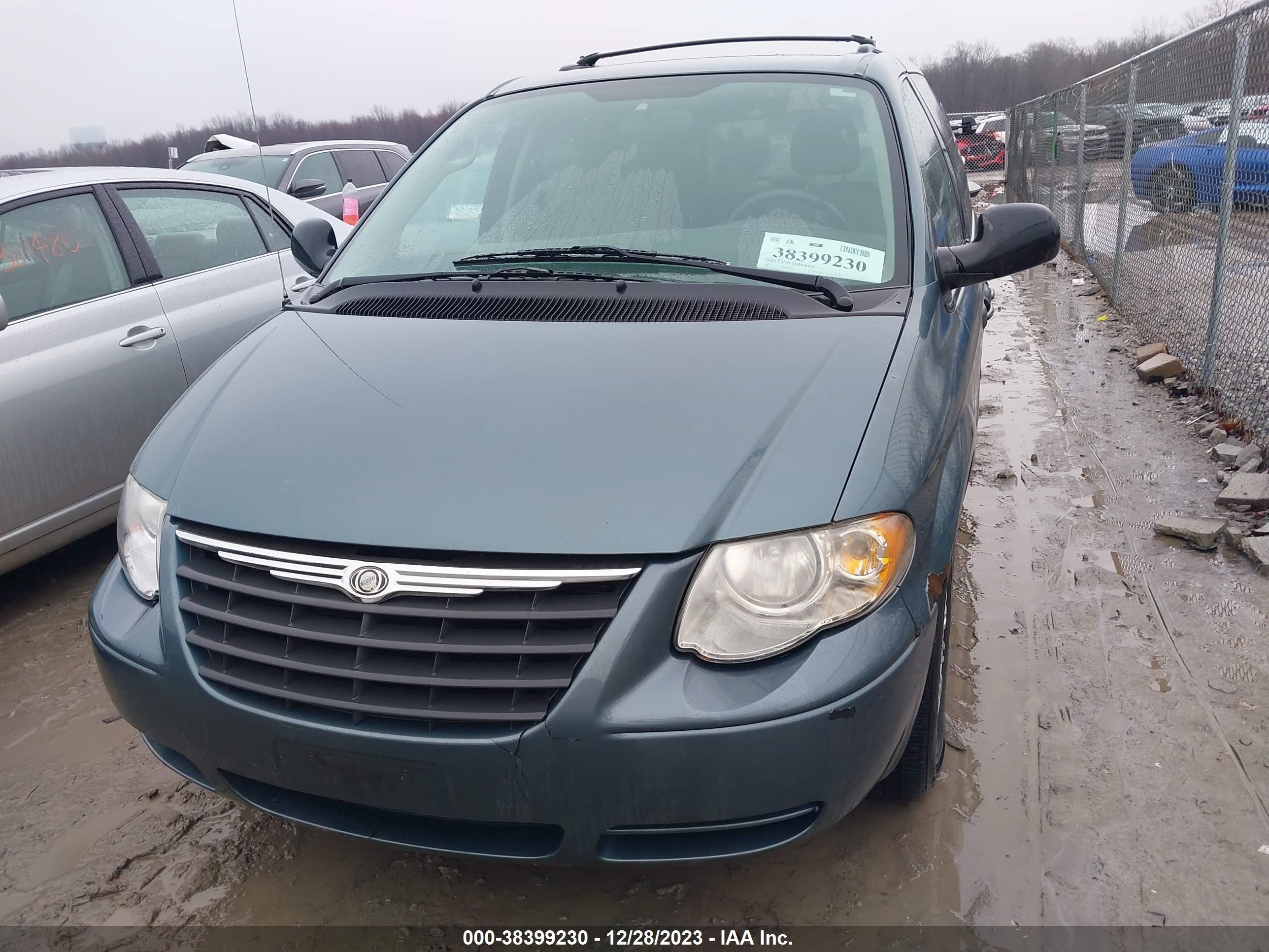 Photo 11 VIN: 2A4GP54L36R748780 - CHRYSLER TOWN & COUNTRY 