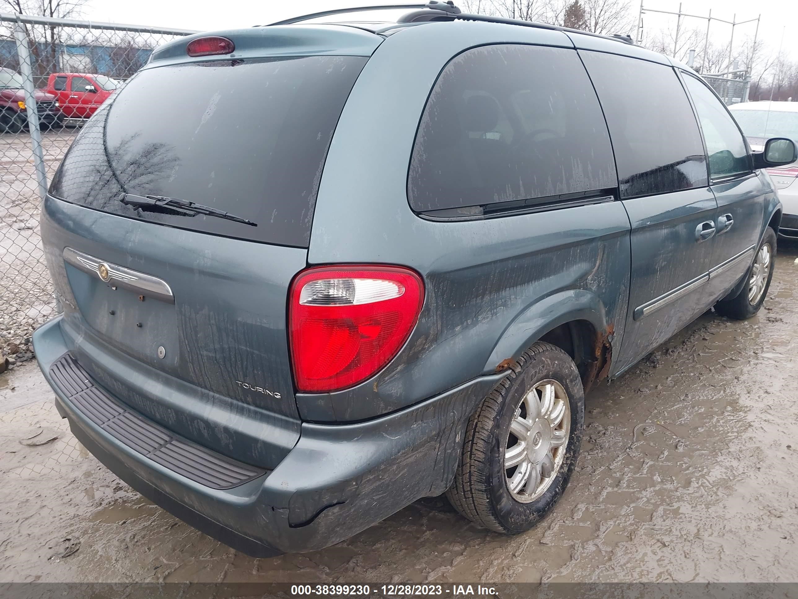 Photo 3 VIN: 2A4GP54L36R748780 - CHRYSLER TOWN & COUNTRY 