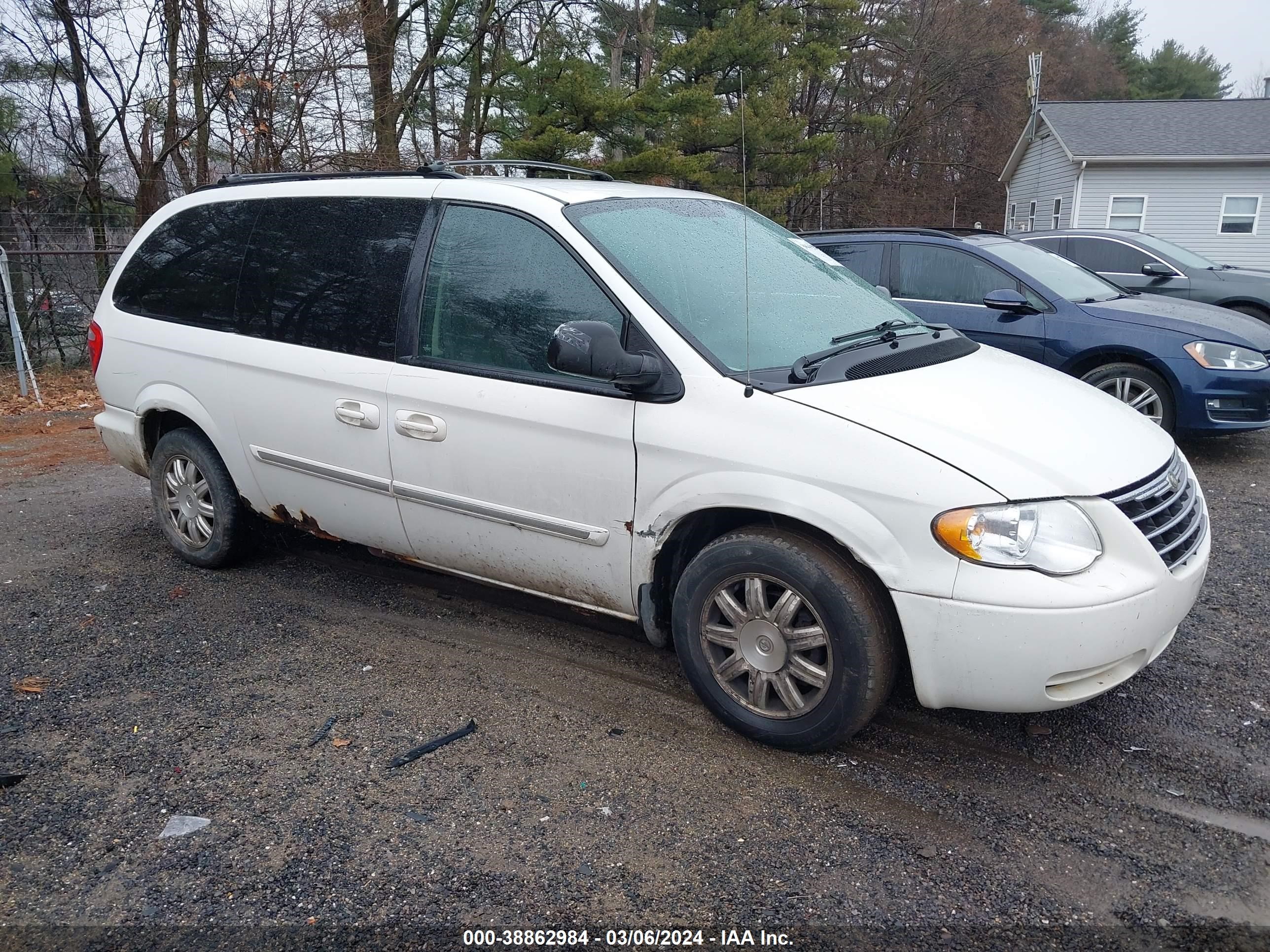 Photo 0 VIN: 2A4GP54L36R802143 - CHRYSLER TOWN & COUNTRY 