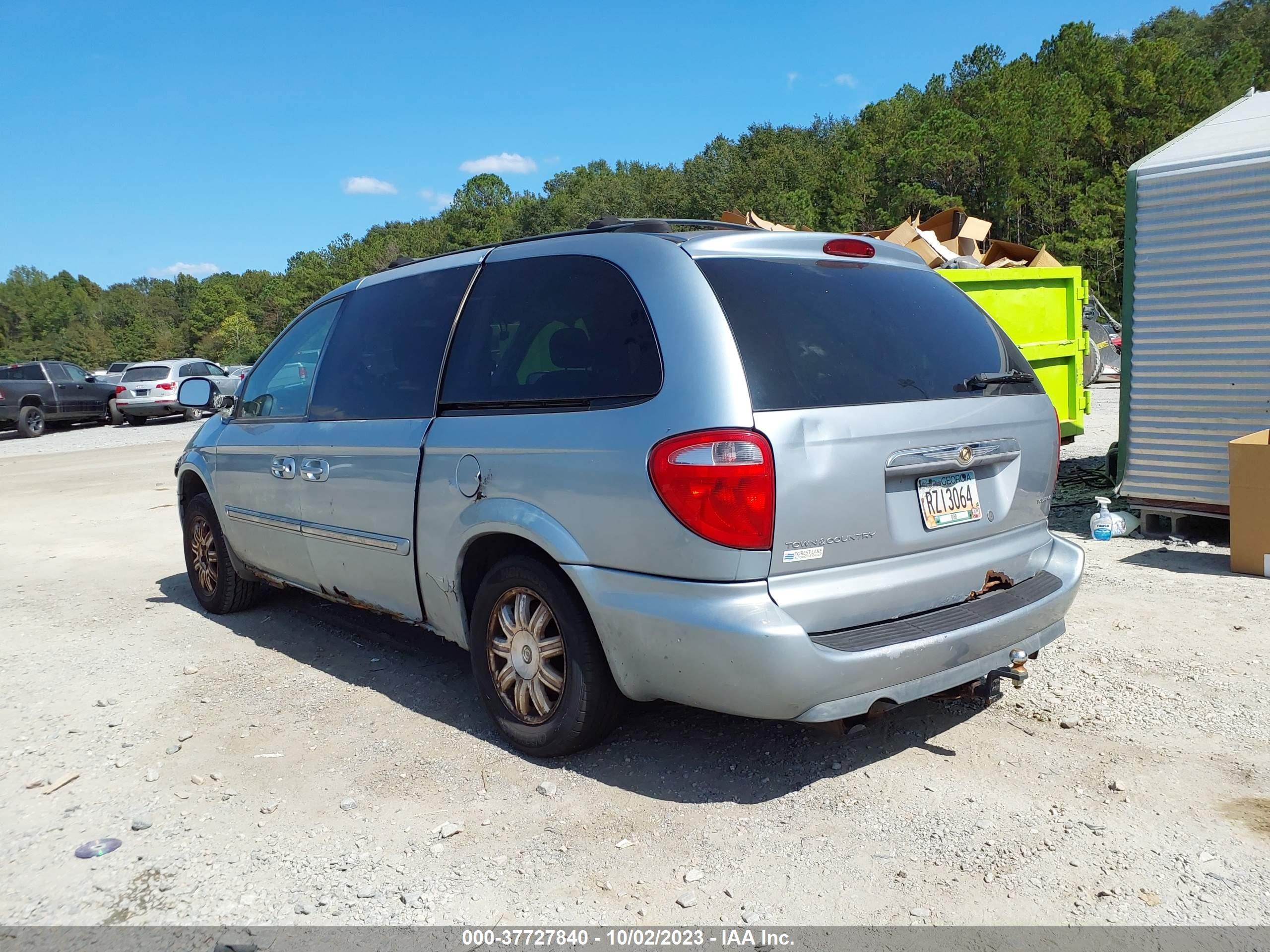 Photo 2 VIN: 2A4GP54L46R660823 - CHRYSLER TOWN & COUNTRY 