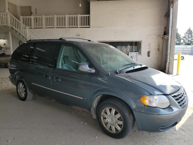 Photo 3 VIN: 2A4GP54L56R781831 - CHRYSLER TOWN & COU 