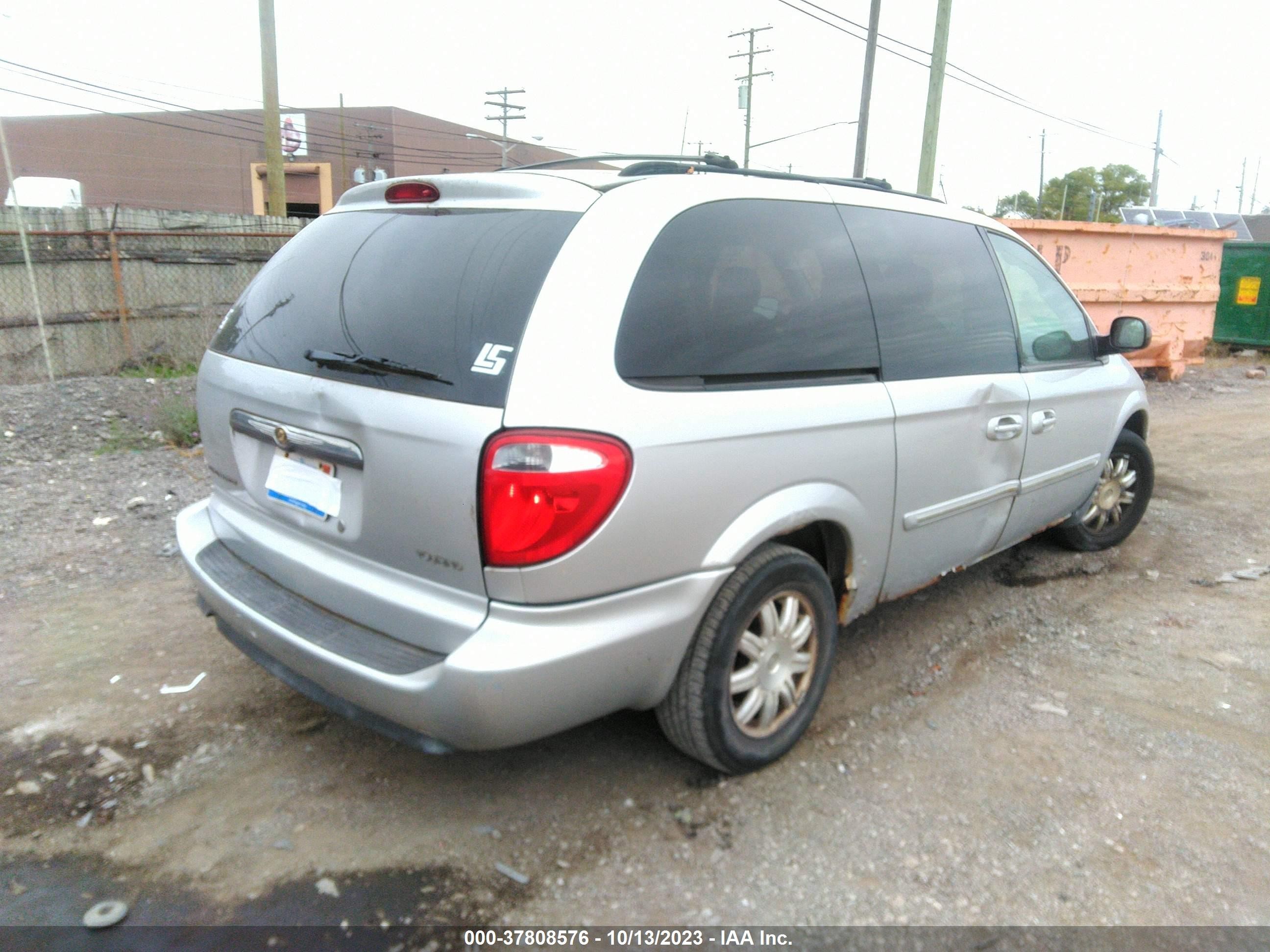 Photo 3 VIN: 2A4GP54L66R776539 - CHRYSLER TOWN & COUNTRY 