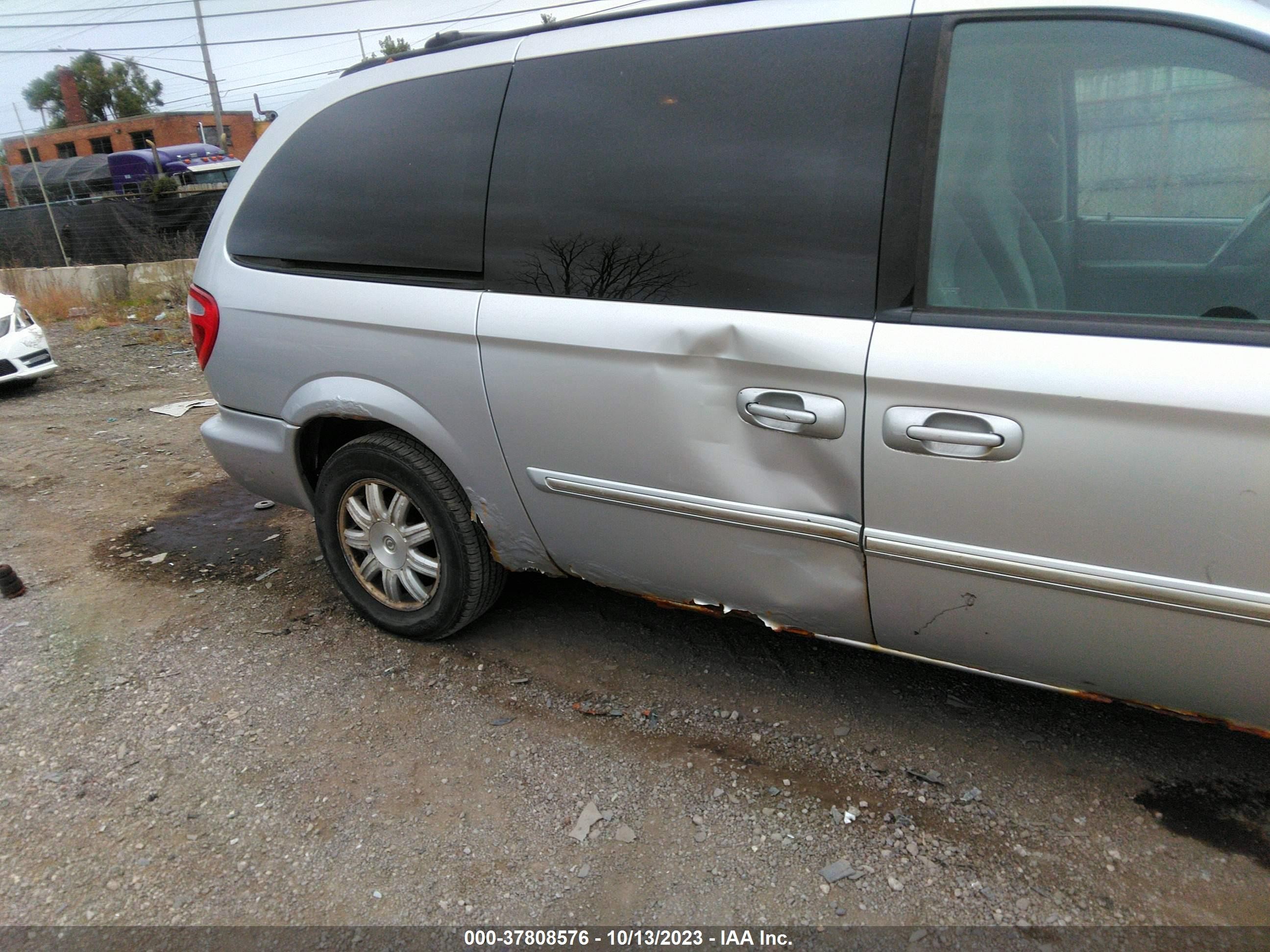 Photo 5 VIN: 2A4GP54L66R776539 - CHRYSLER TOWN & COUNTRY 