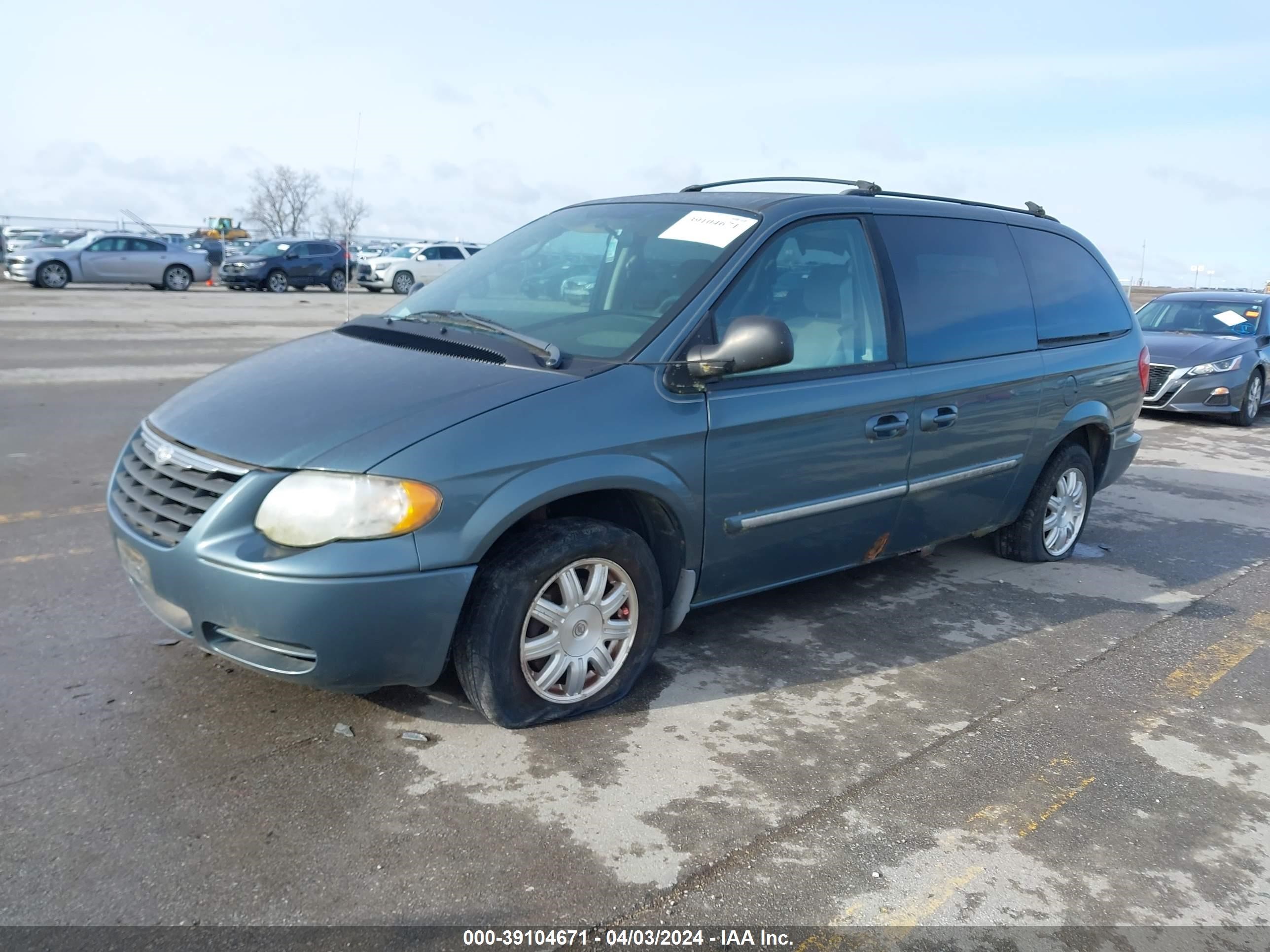 Photo 1 VIN: 2A4GP54L66R925001 - CHRYSLER TOWN & COUNTRY 