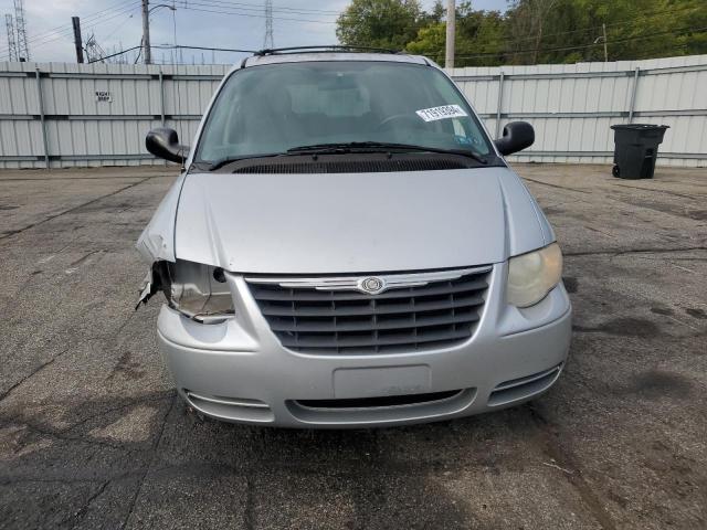 Photo 4 VIN: 2A4GP54L67R156503 - CHRYSLER TOWN & COU 