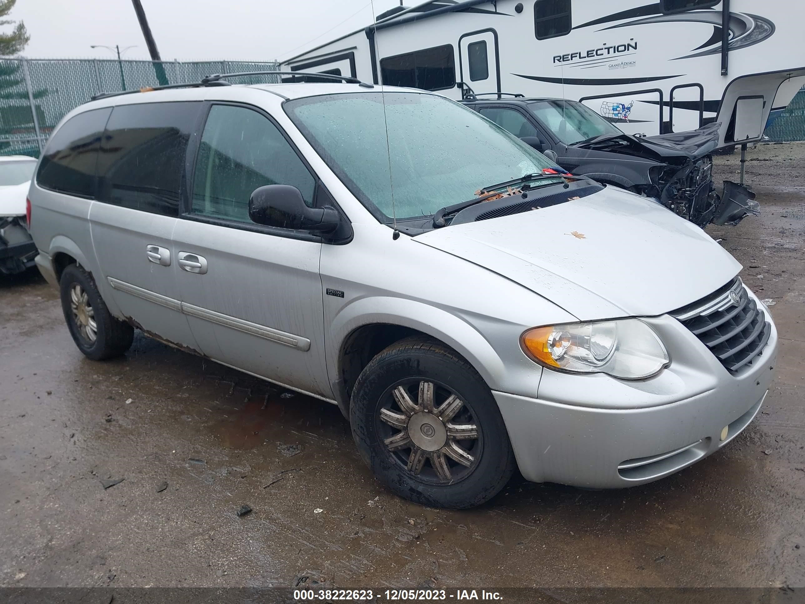 Photo 0 VIN: 2A4GP54L67R278925 - CHRYSLER TOWN & COUNTRY 