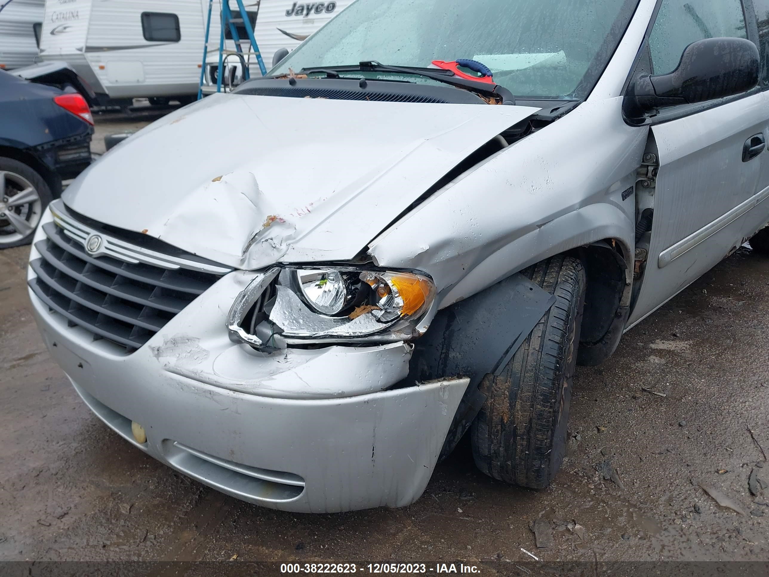 Photo 5 VIN: 2A4GP54L67R278925 - CHRYSLER TOWN & COUNTRY 