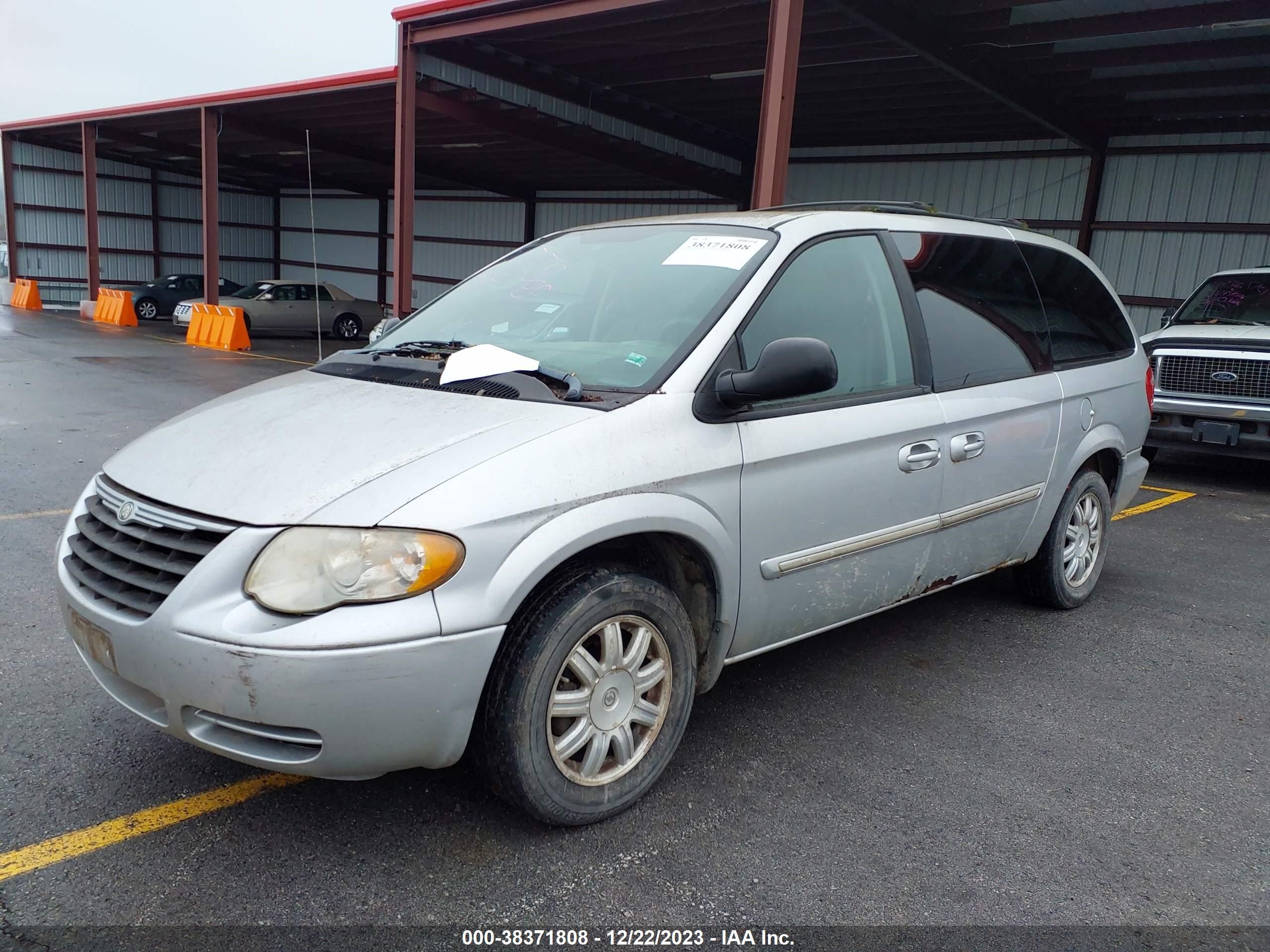 Photo 1 VIN: 2A4GP54L67R293621 - CHRYSLER TOWN & COUNTRY 