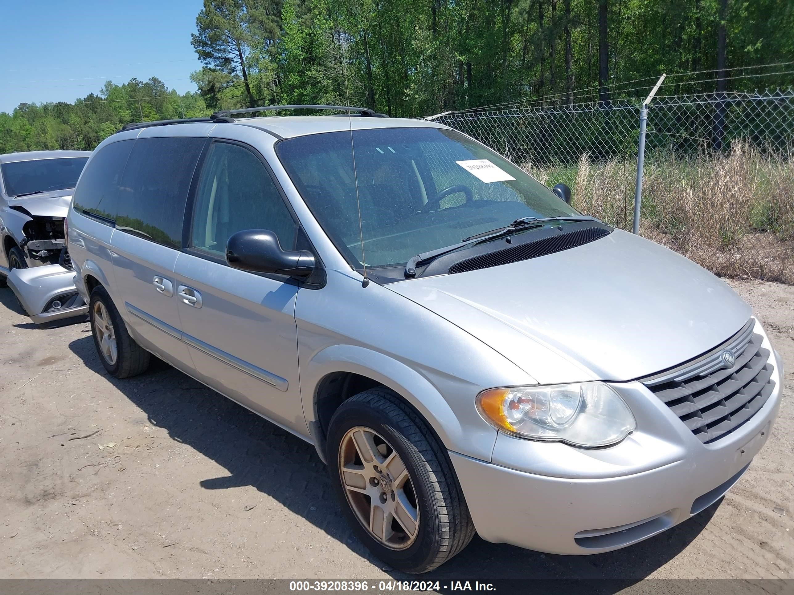 Photo 0 VIN: 2A4GP54L76R795228 - CHRYSLER TOWN & COUNTRY 