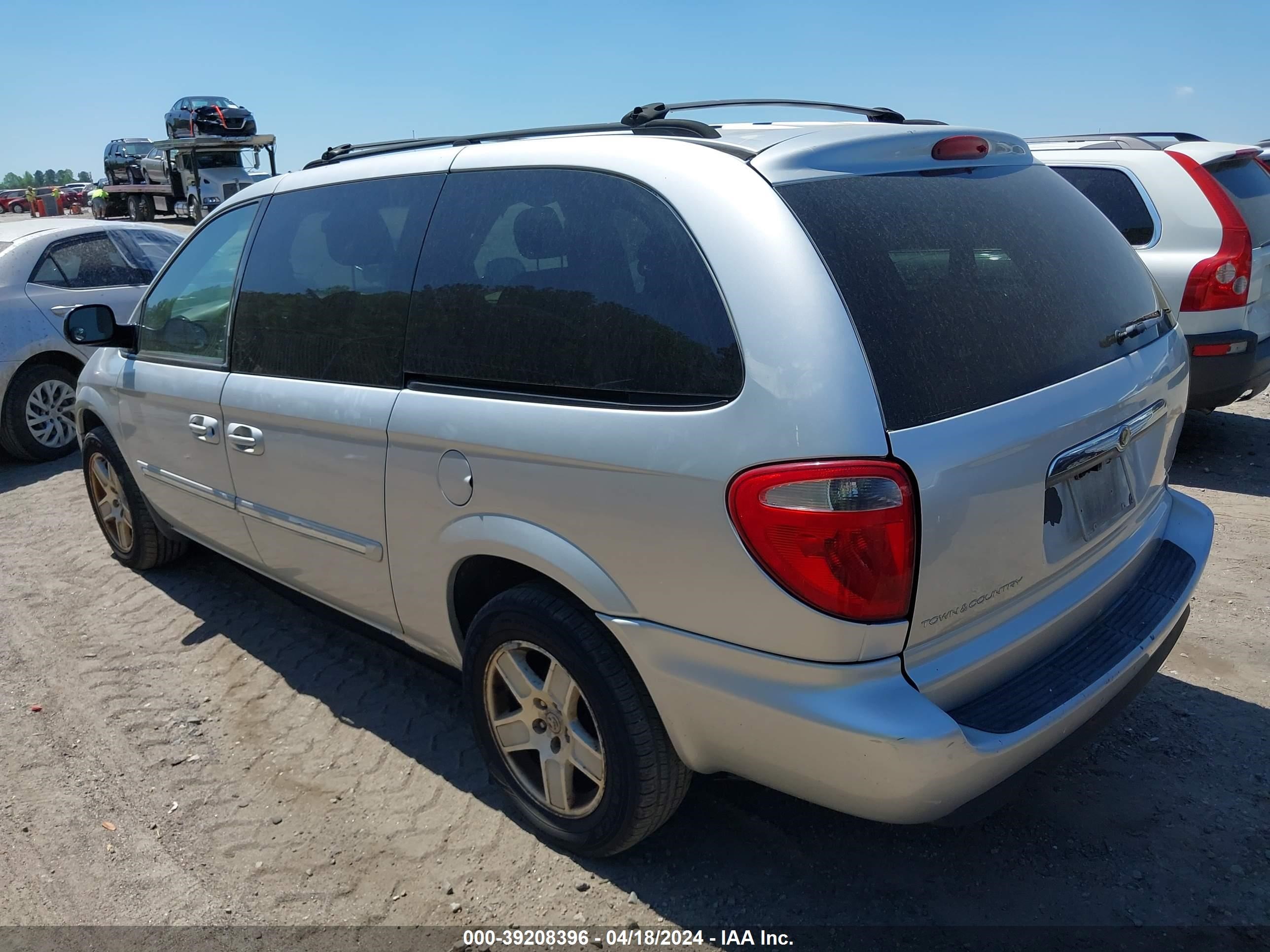 Photo 2 VIN: 2A4GP54L76R795228 - CHRYSLER TOWN & COUNTRY 