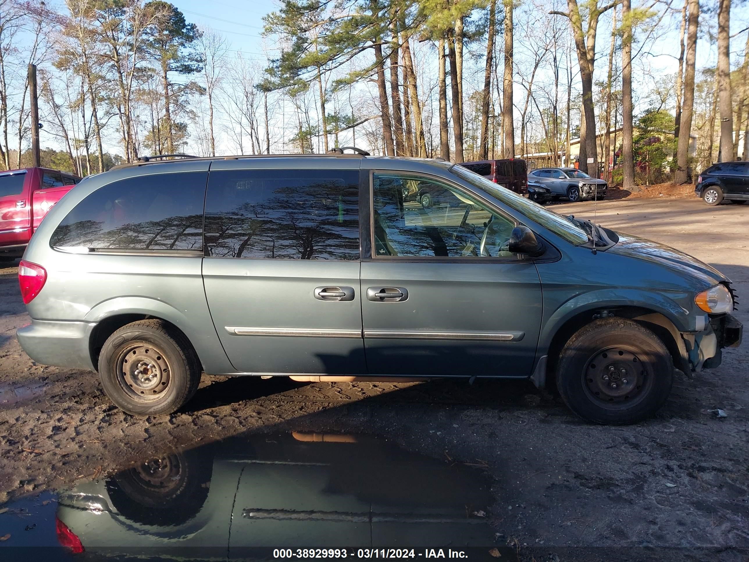 Photo 13 VIN: 2A4GP54L76R821987 - CHRYSLER TOWN & COUNTRY 