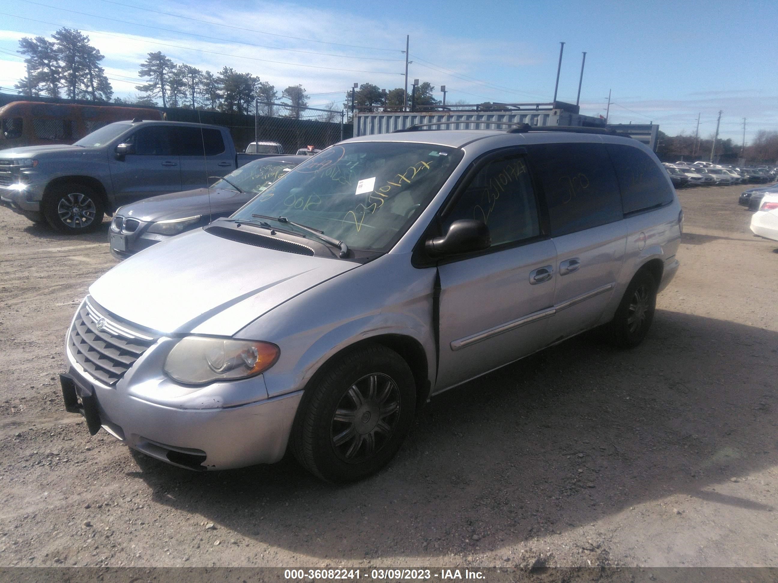 Photo 1 VIN: 2A4GP54L86R783282 - CHRYSLER TOWN & COUNTRY 