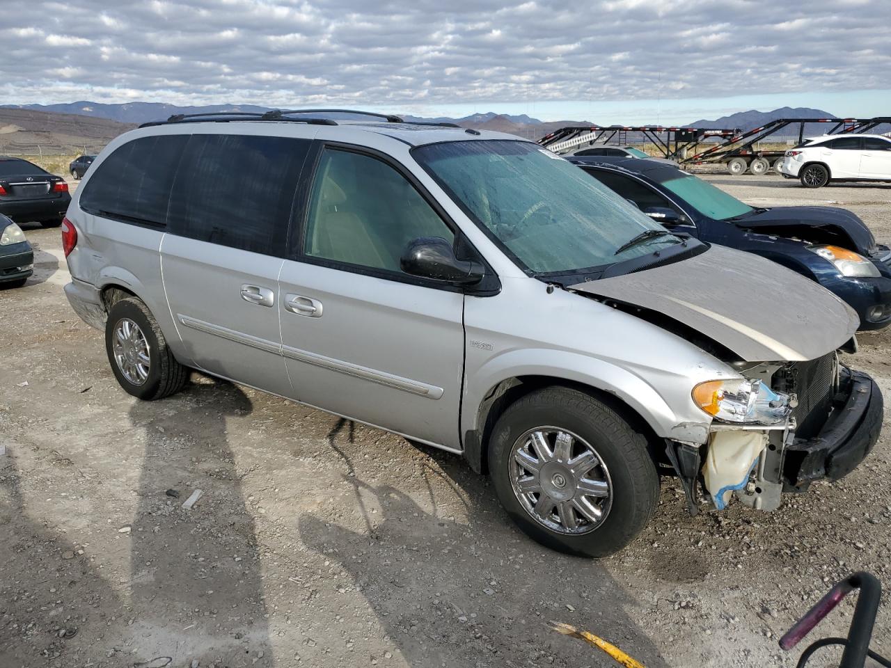 Photo 3 VIN: 2A4GP54L96R717999 - CHRYSLER TOWN & COUNTRY 