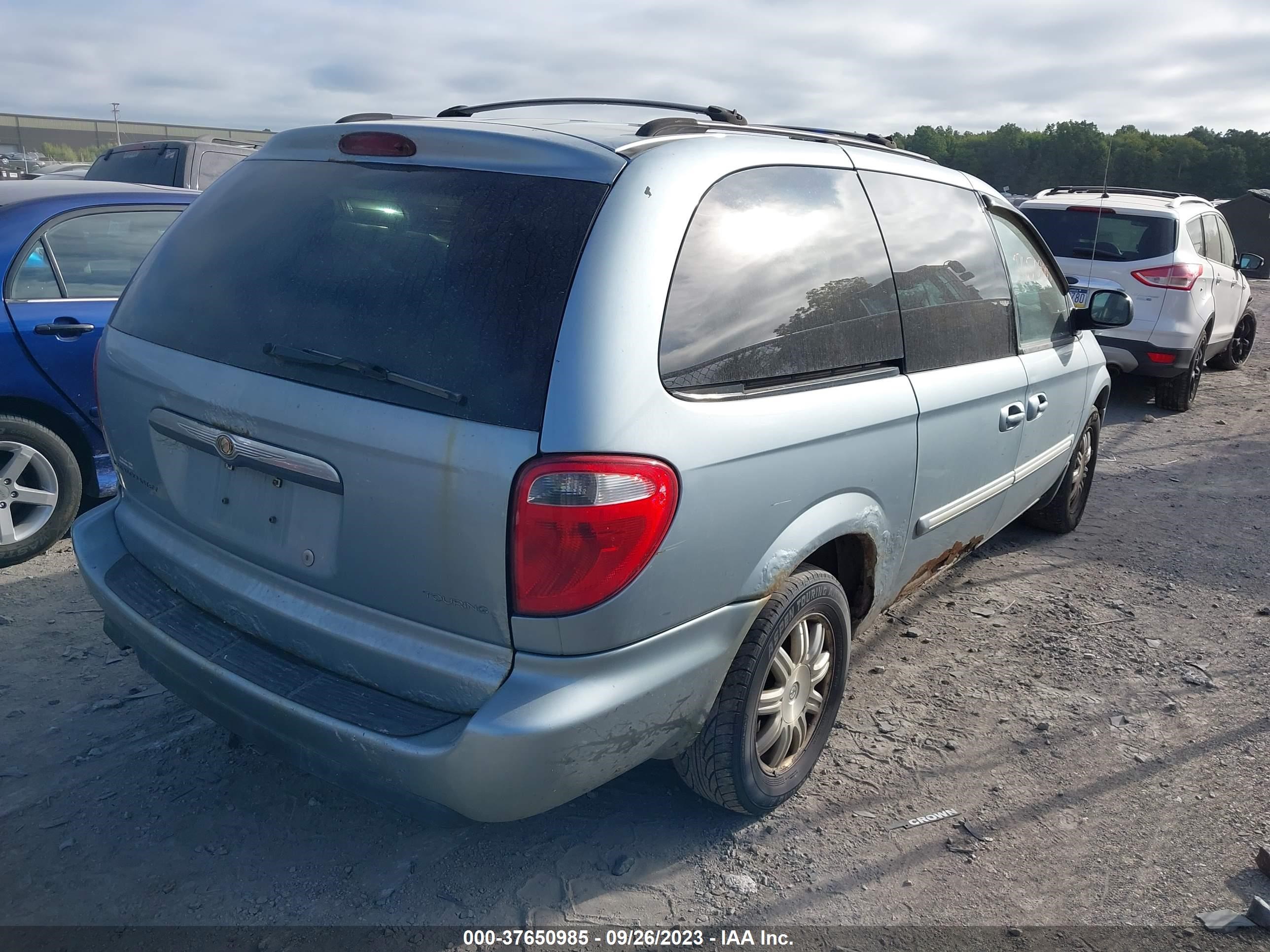 Photo 3 VIN: 2A4GP54L96R759248 - CHRYSLER TOWN & COUNTRY 