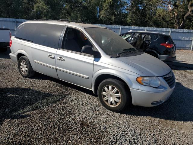 Photo 3 VIN: 2A4GP54L96R760657 - CHRYSLER TOWN & COU 