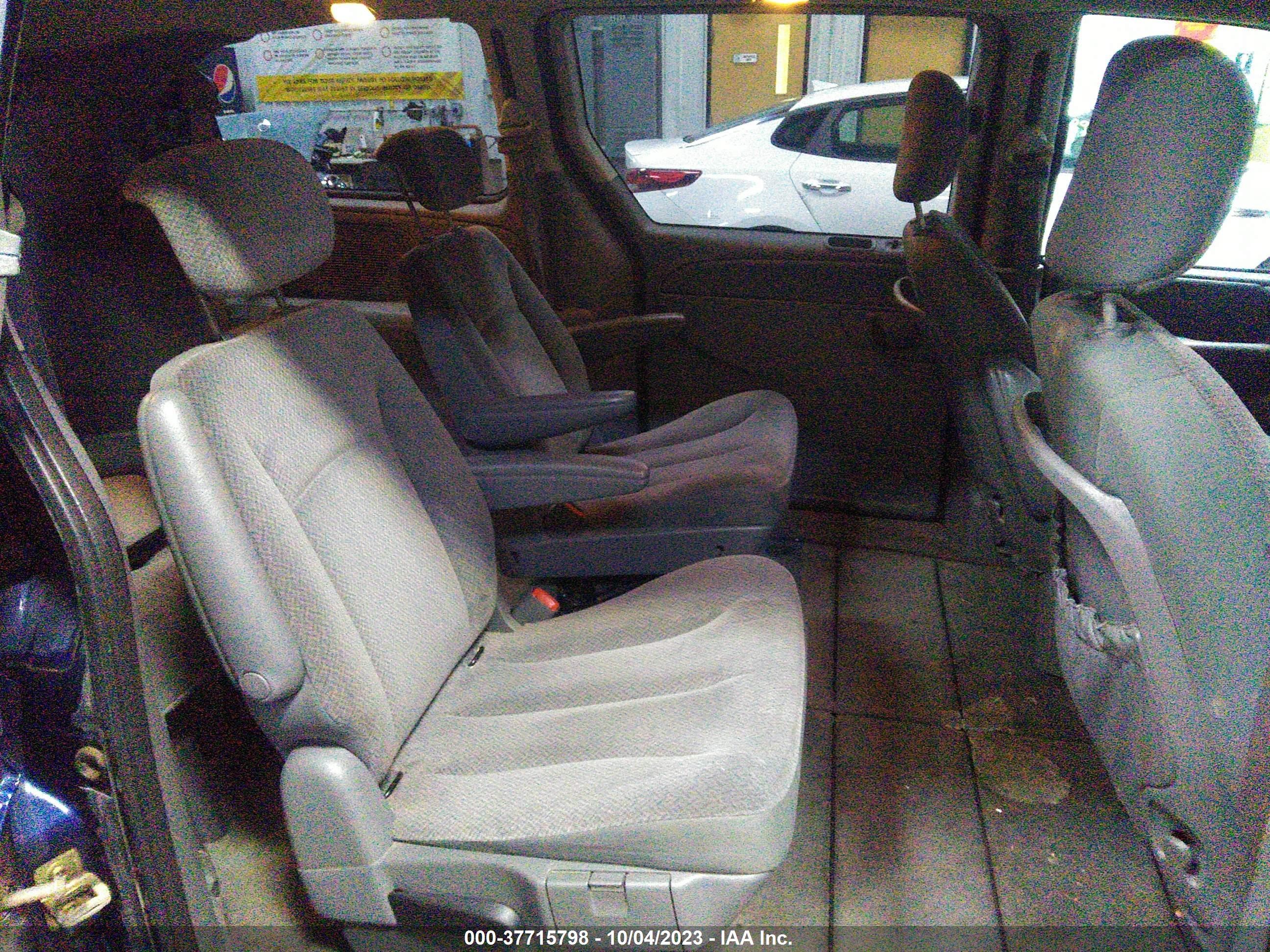 Photo 7 VIN: 2A4GP54LX6R608211 - CHRYSLER TOWN & COUNTRY 