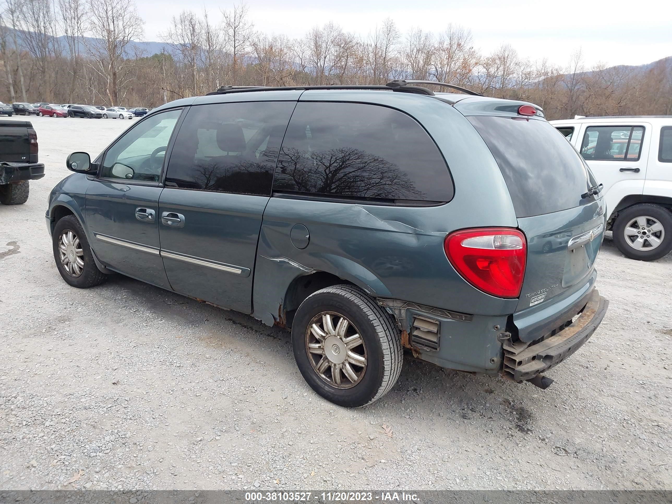 Photo 2 VIN: 2A4GP54LX7R273131 - CHRYSLER TOWN & COUNTRY 