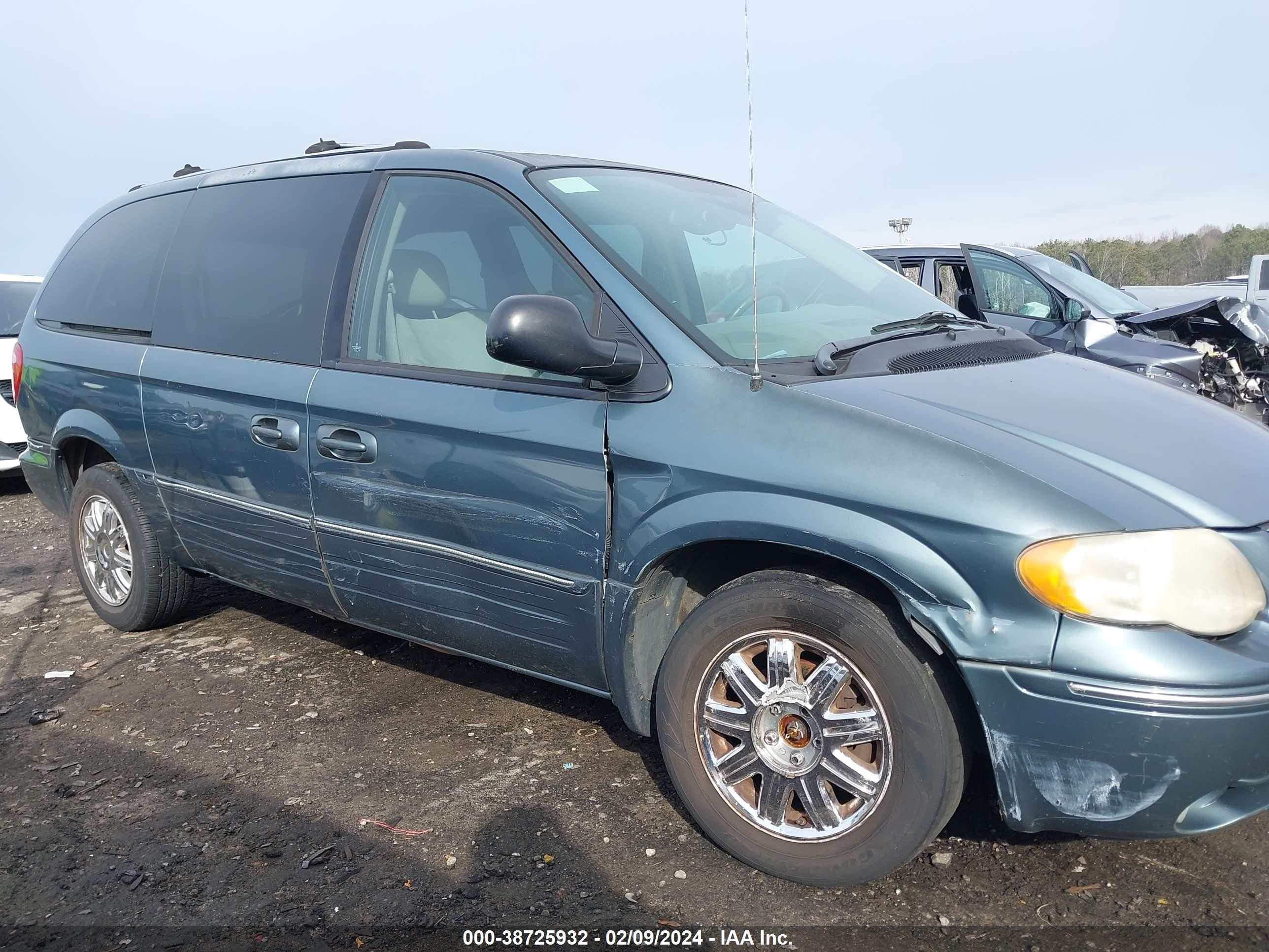 Photo 12 VIN: 2A4GP64L36R751409 - CHRYSLER TOWN & COUNTRY 