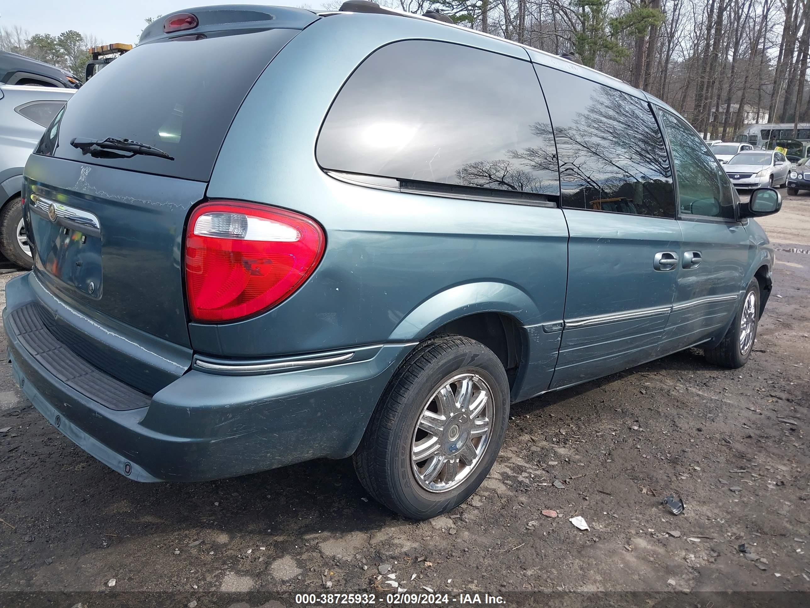 Photo 3 VIN: 2A4GP64L36R751409 - CHRYSLER TOWN & COUNTRY 