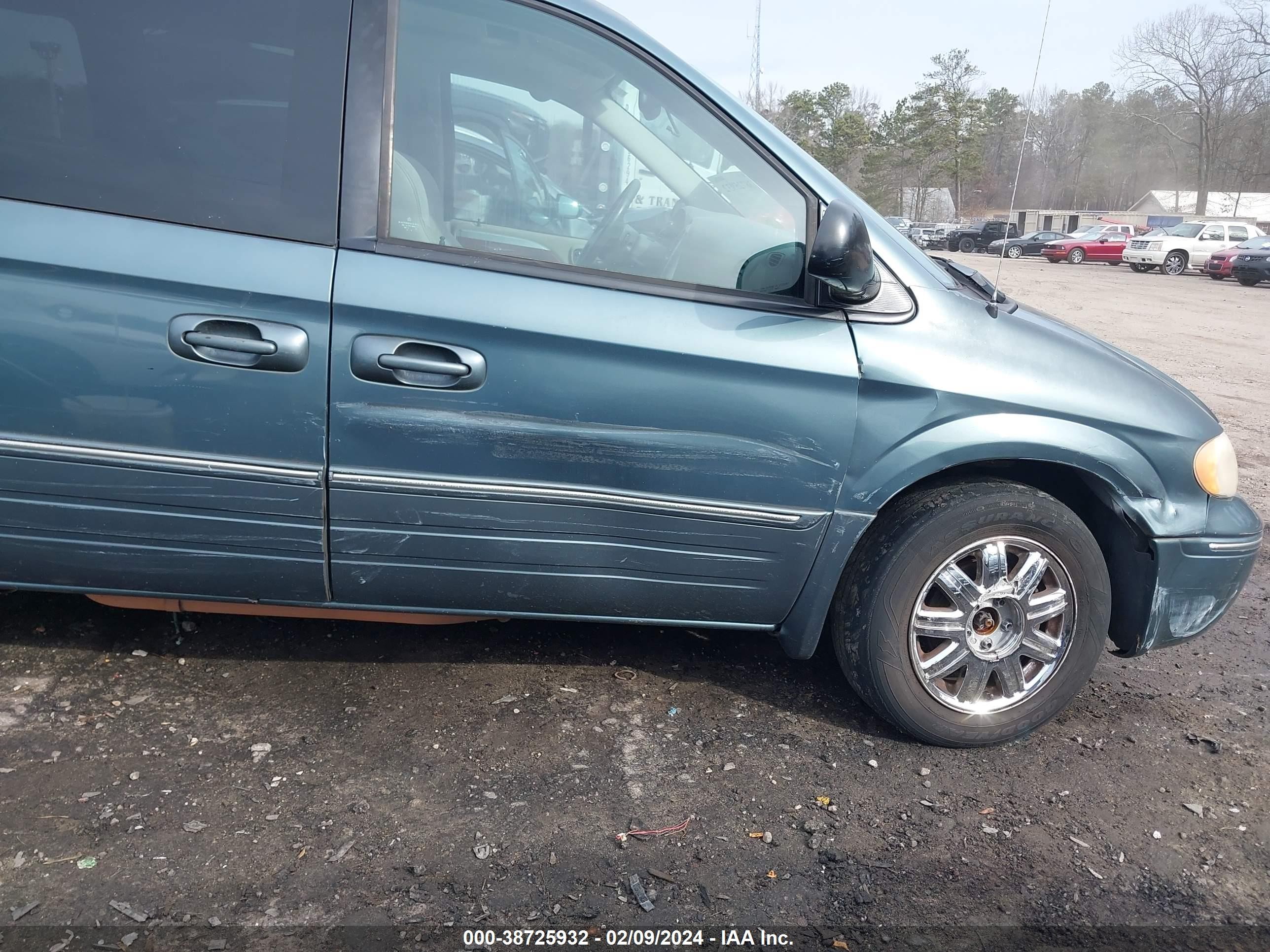 Photo 5 VIN: 2A4GP64L36R751409 - CHRYSLER TOWN & COUNTRY 